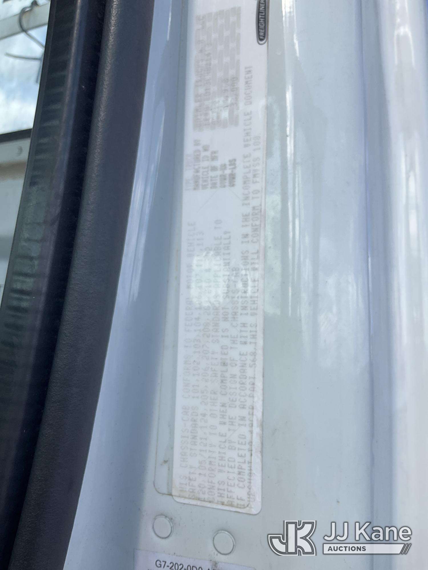 2012 Freightliner M2 106