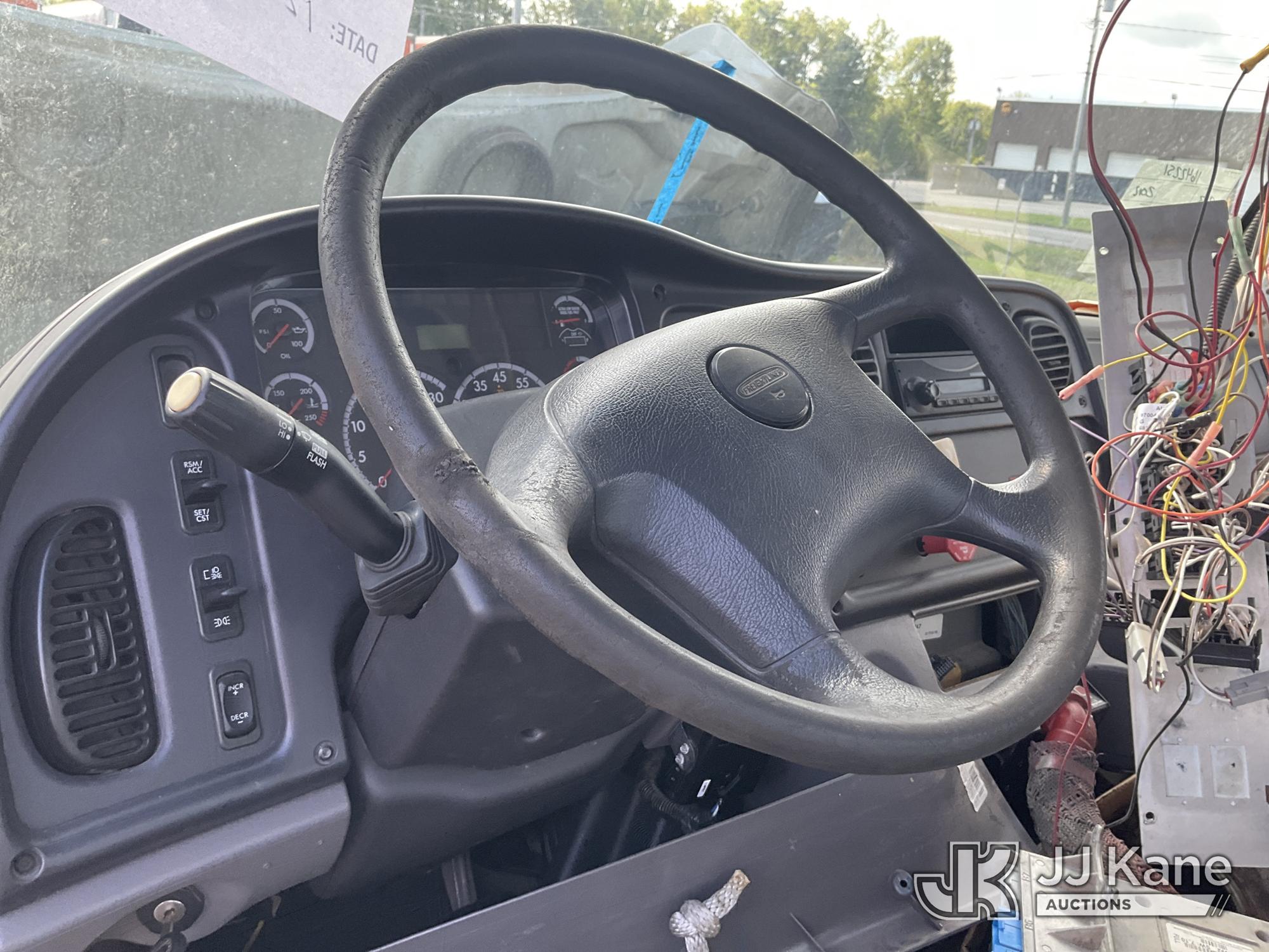 2012 Freightliner M2 106