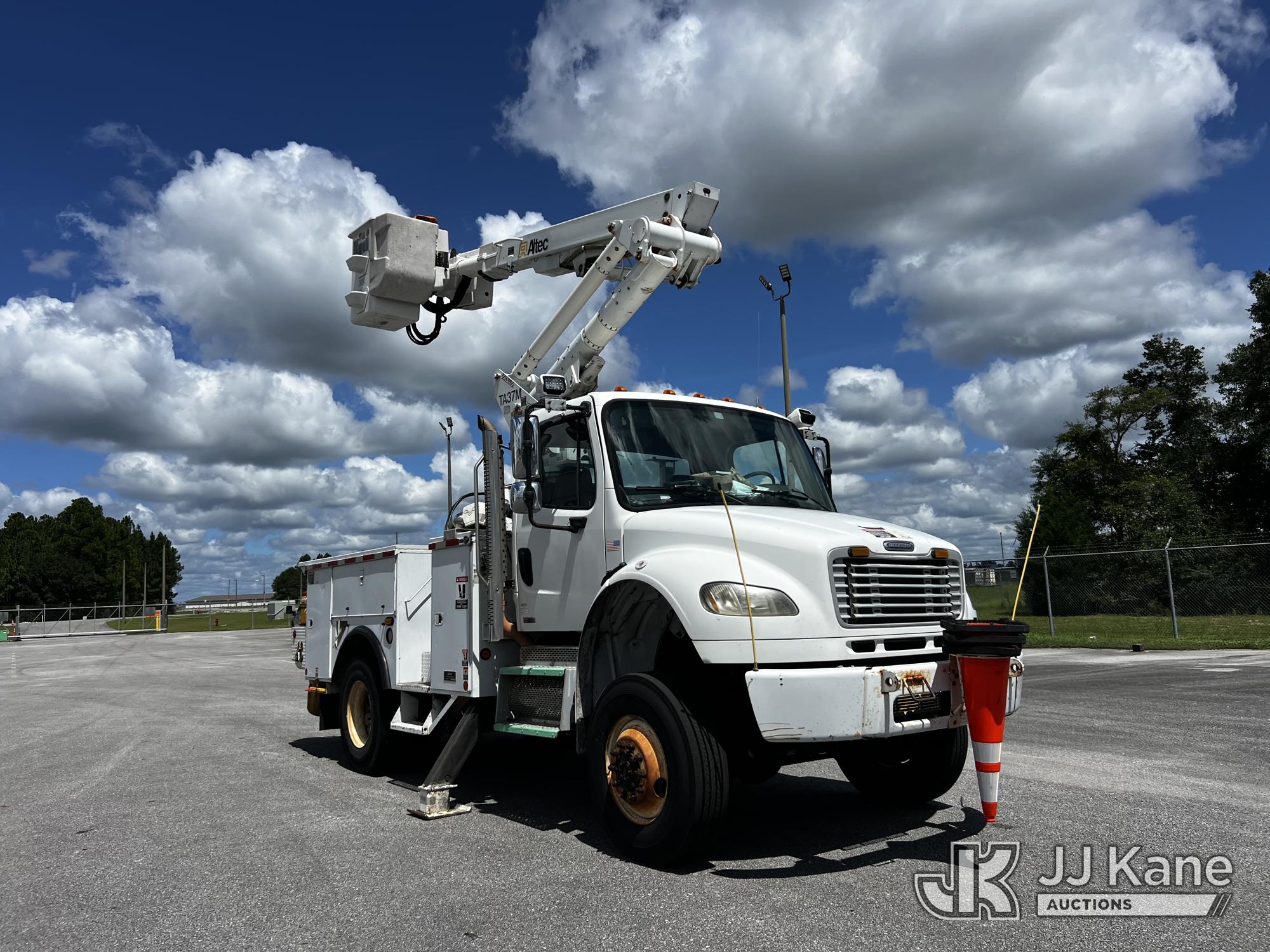 2010 Freightliner M2 106 4x4