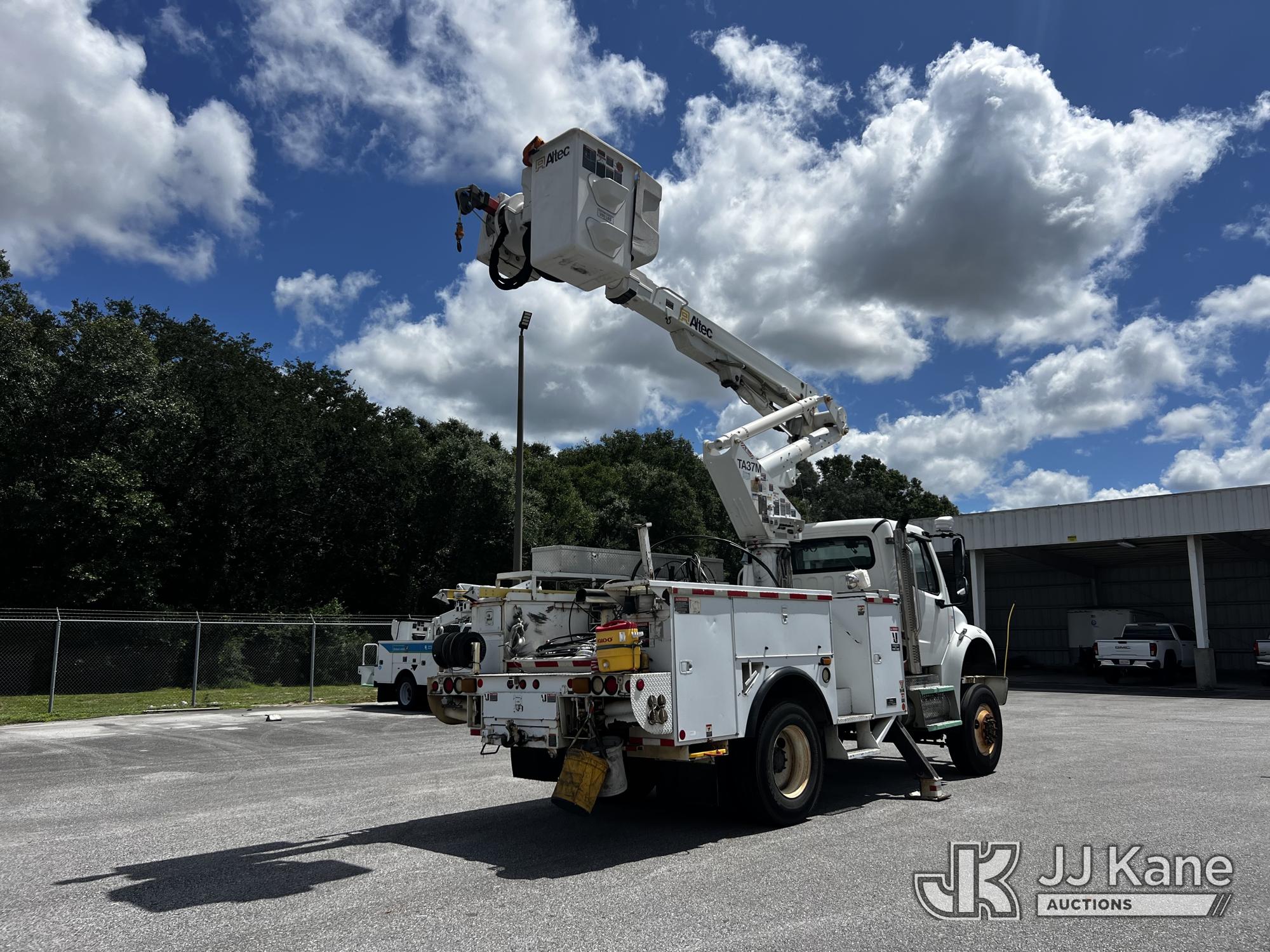 2010 Freightliner M2 106 4x4