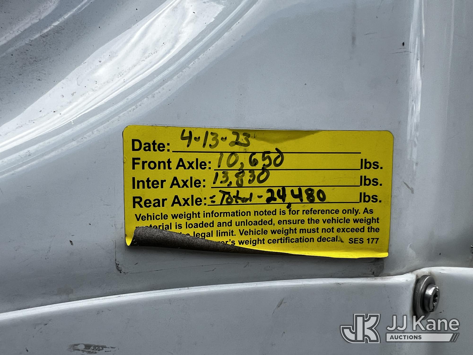2010 Freightliner M2 106 4x4