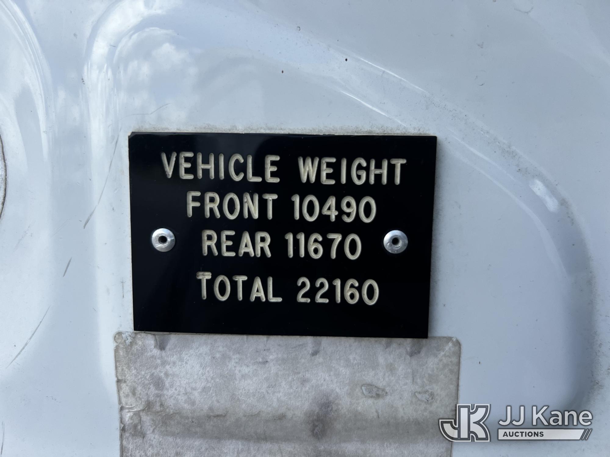2010 Freightliner M2 106 4x4