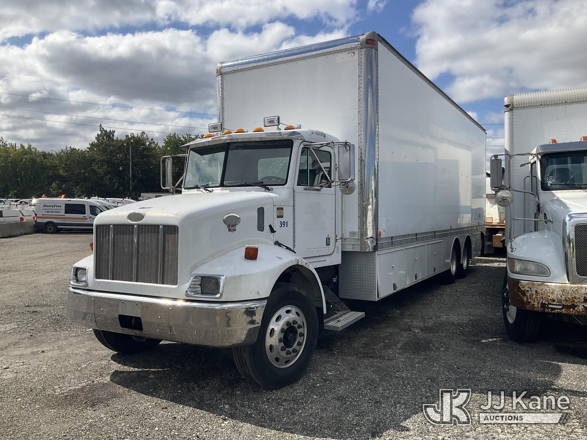 2000 Peterbilt 330