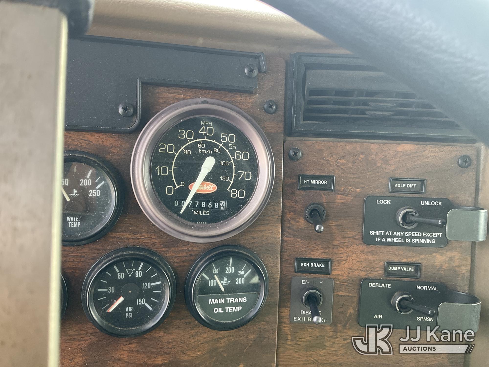 2000 Peterbilt 330