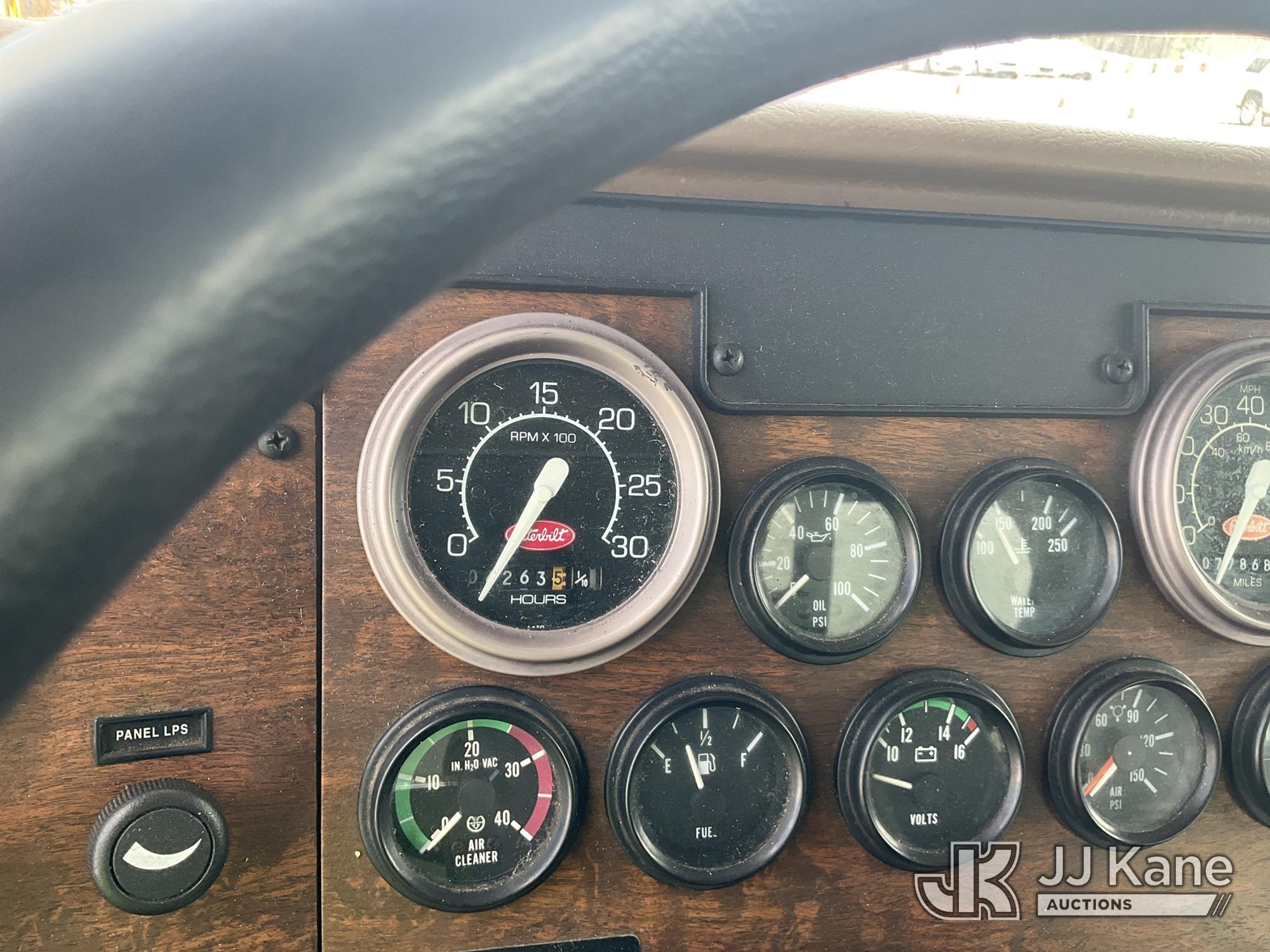 2000 Peterbilt 330