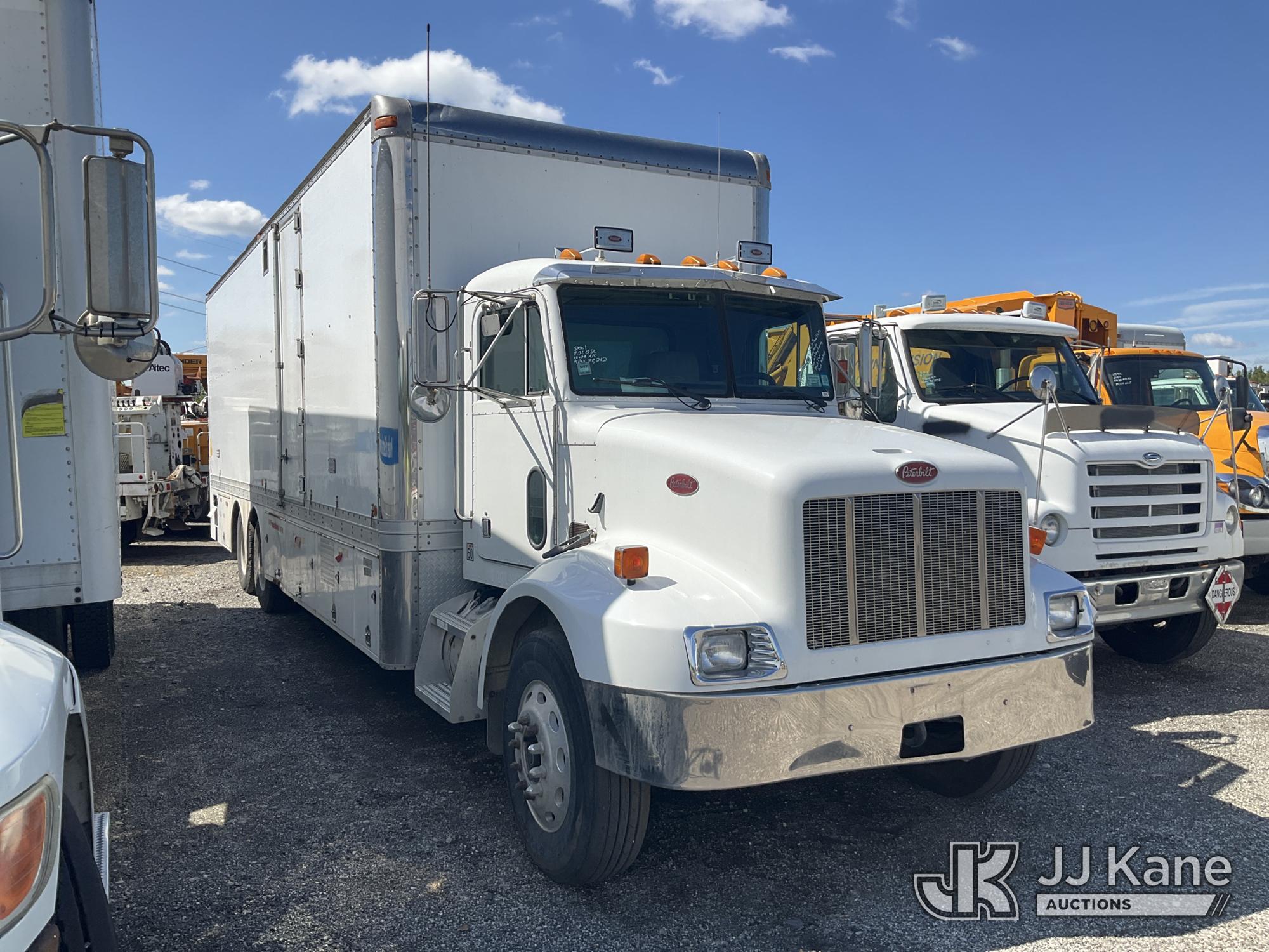 2001 Peterbilt 330