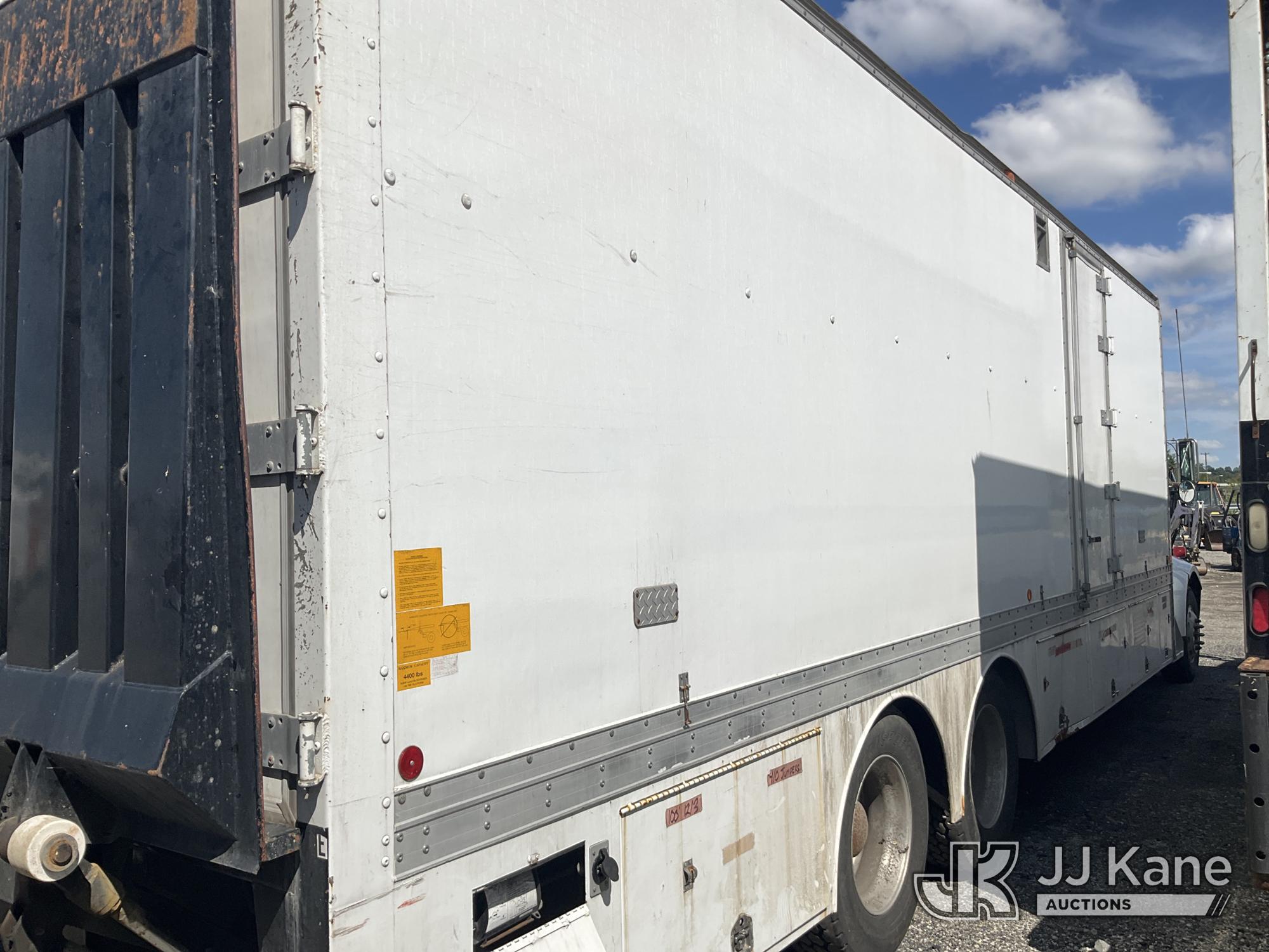 2001 Peterbilt 330