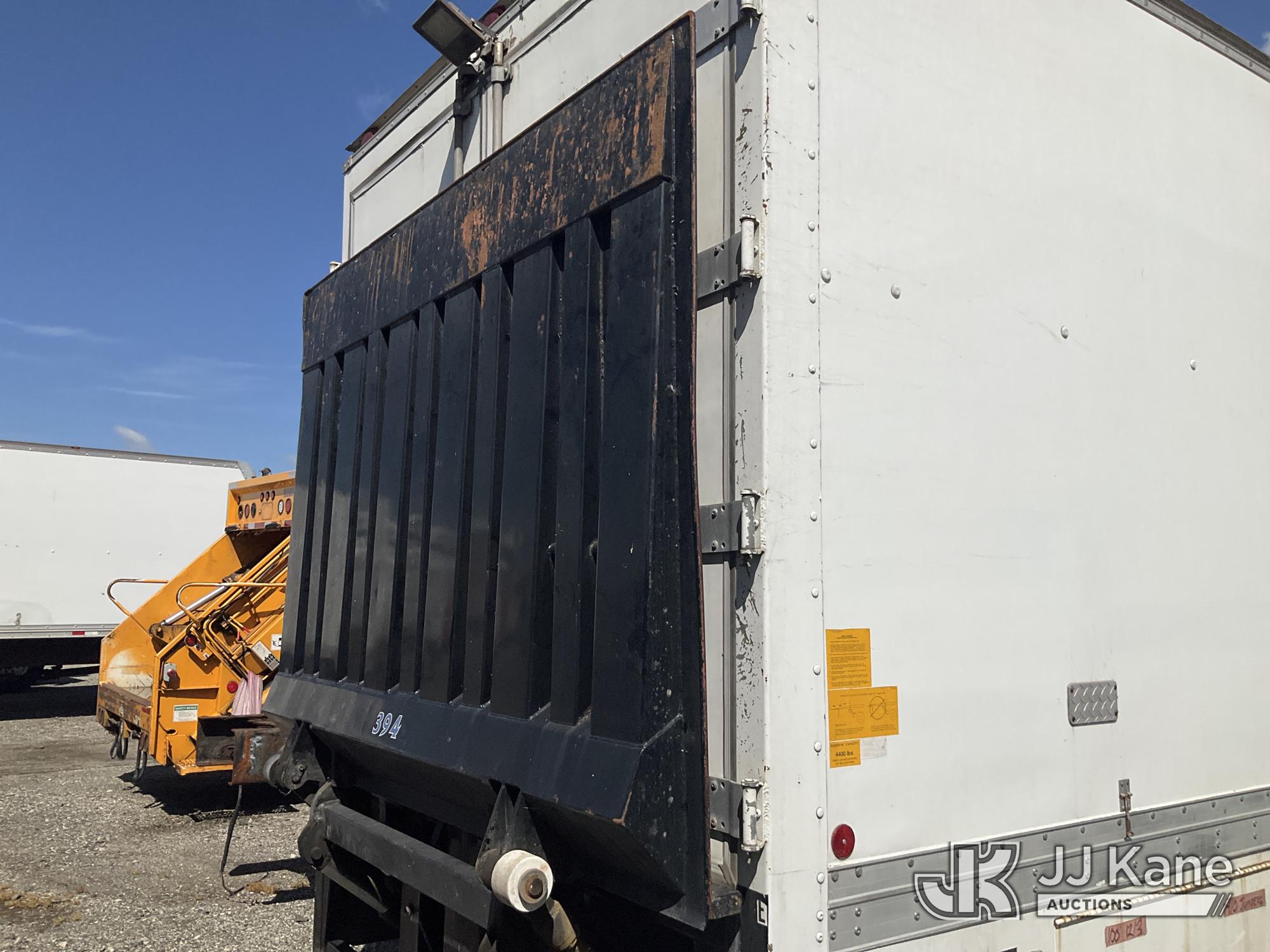 2001 Peterbilt 330