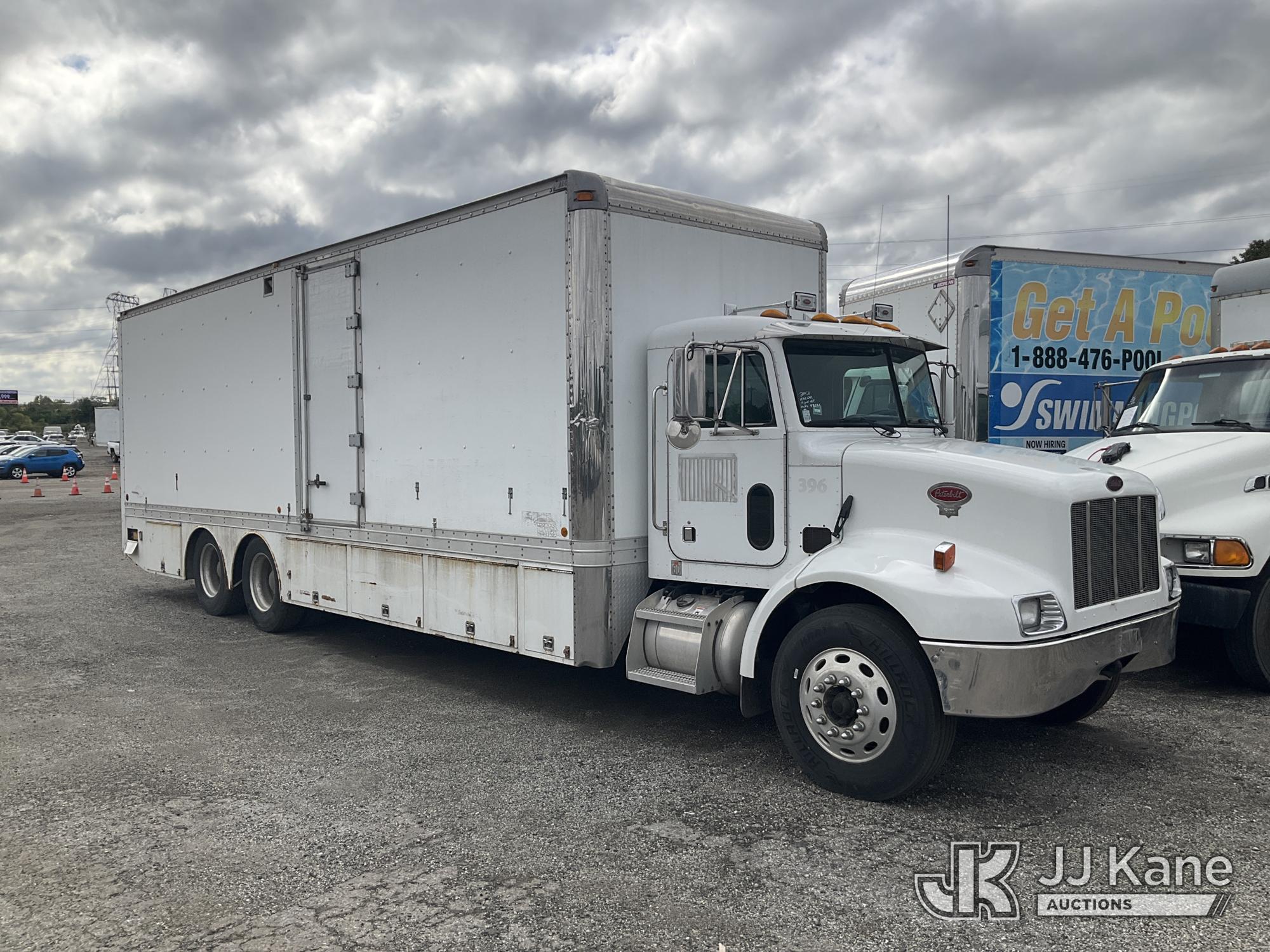 2002 Peterbilt 330