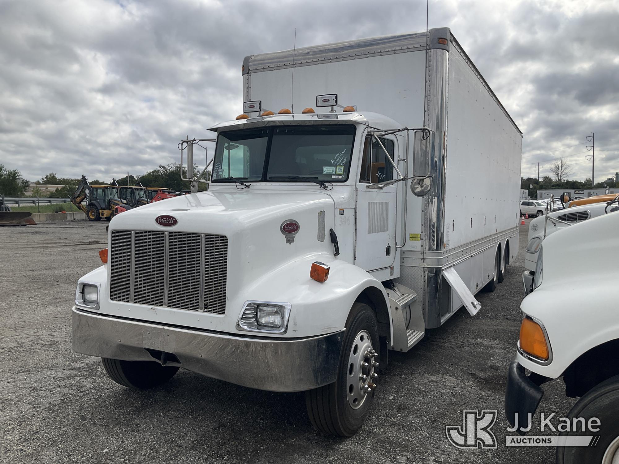 2002 Peterbilt 330