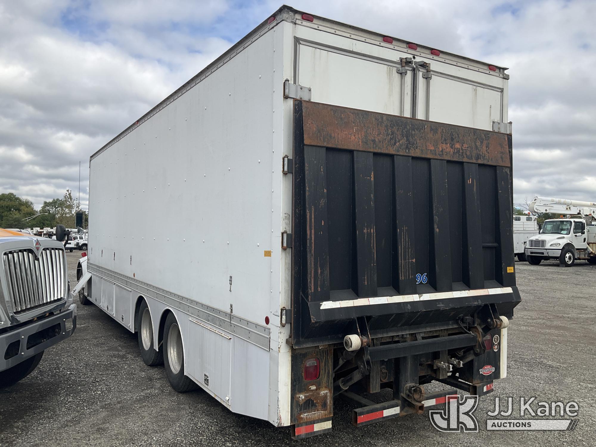 2002 Peterbilt 330