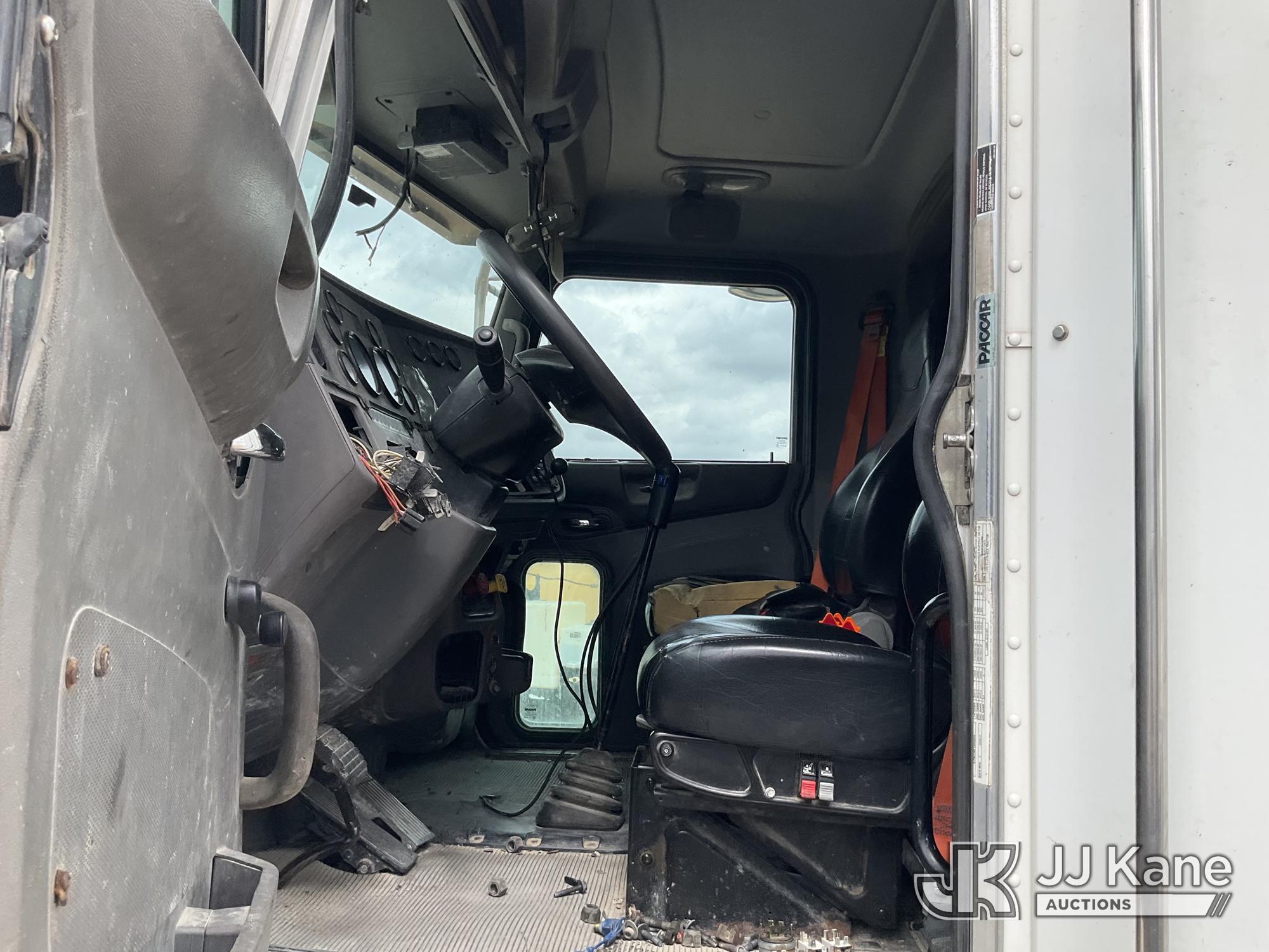 2013 Peterbilt 365