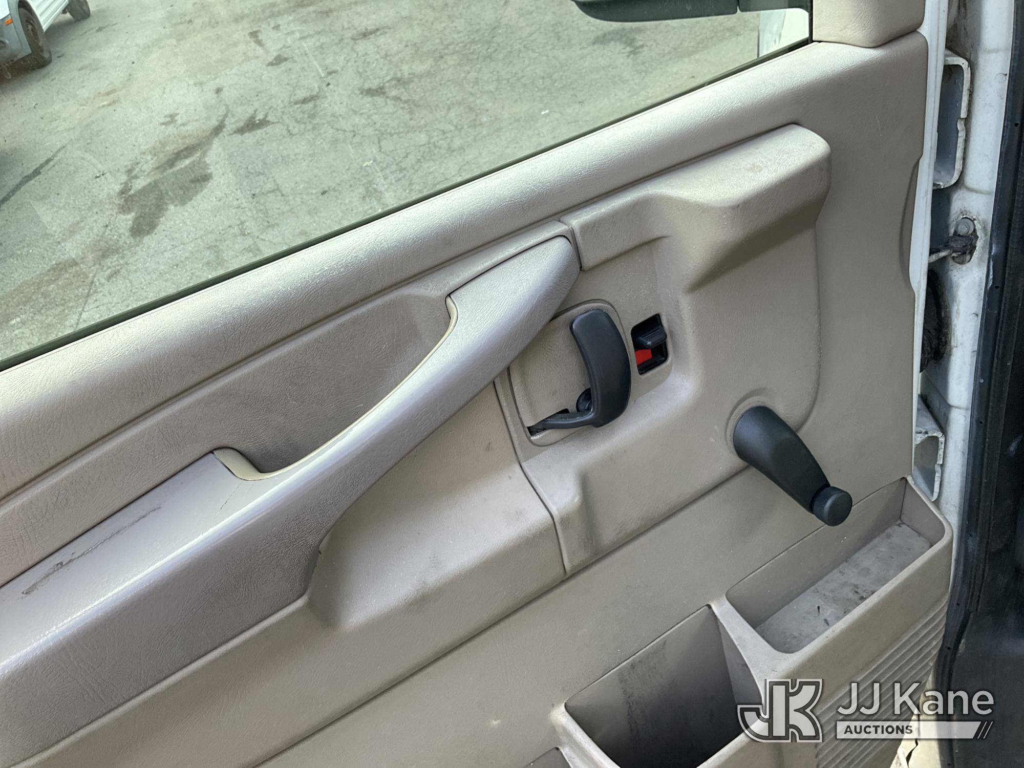 2011 Chevrolet Express G2500