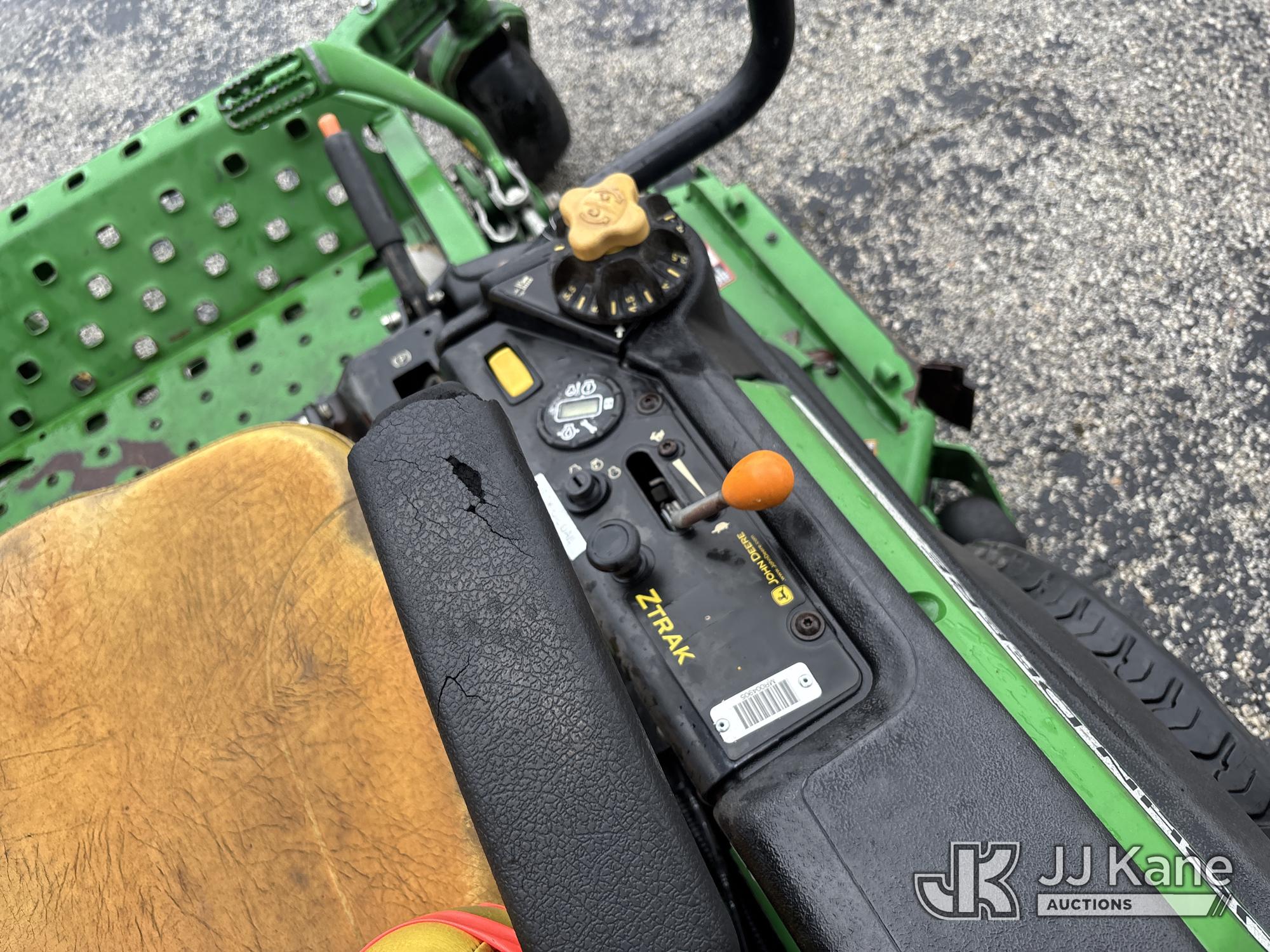 2022 John Deere ZTrak Z960M