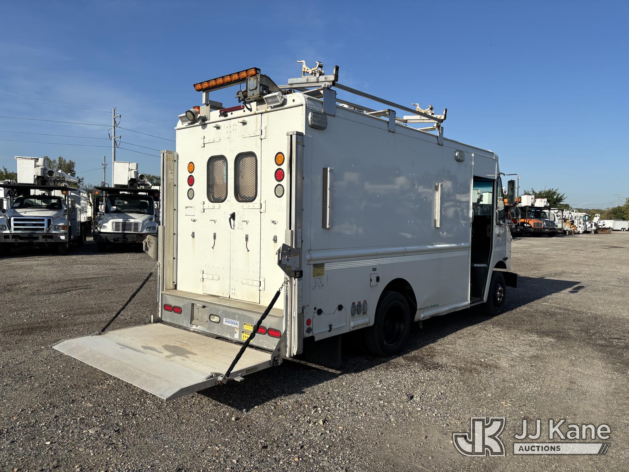 2016 Freightliner MT45 Chassis