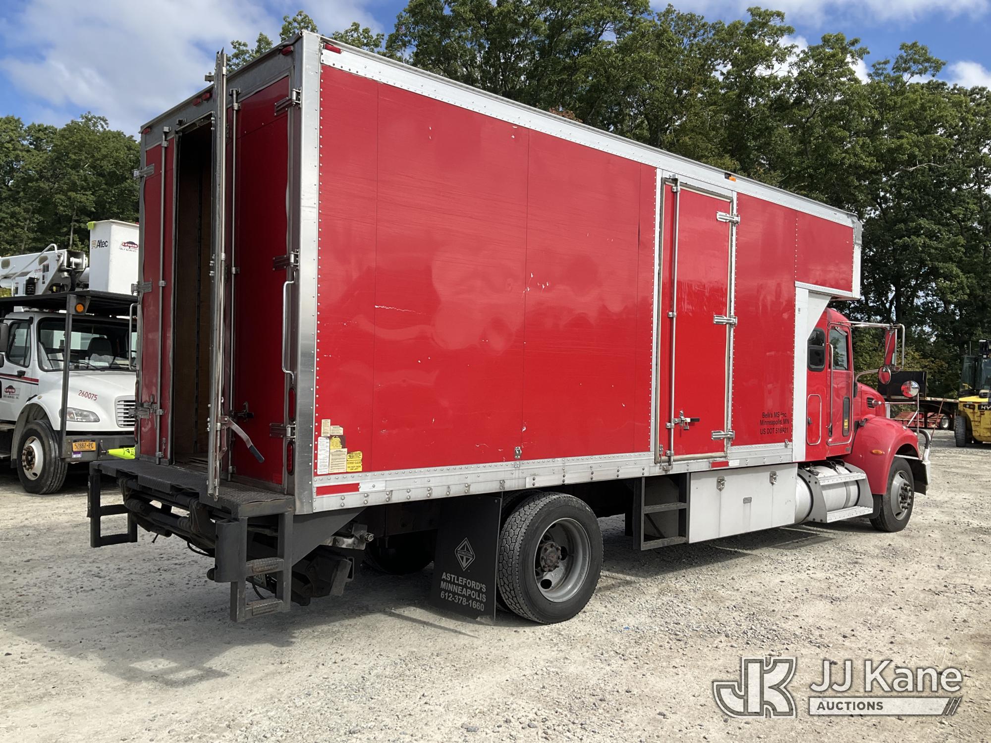 2007 Peterbilt 335