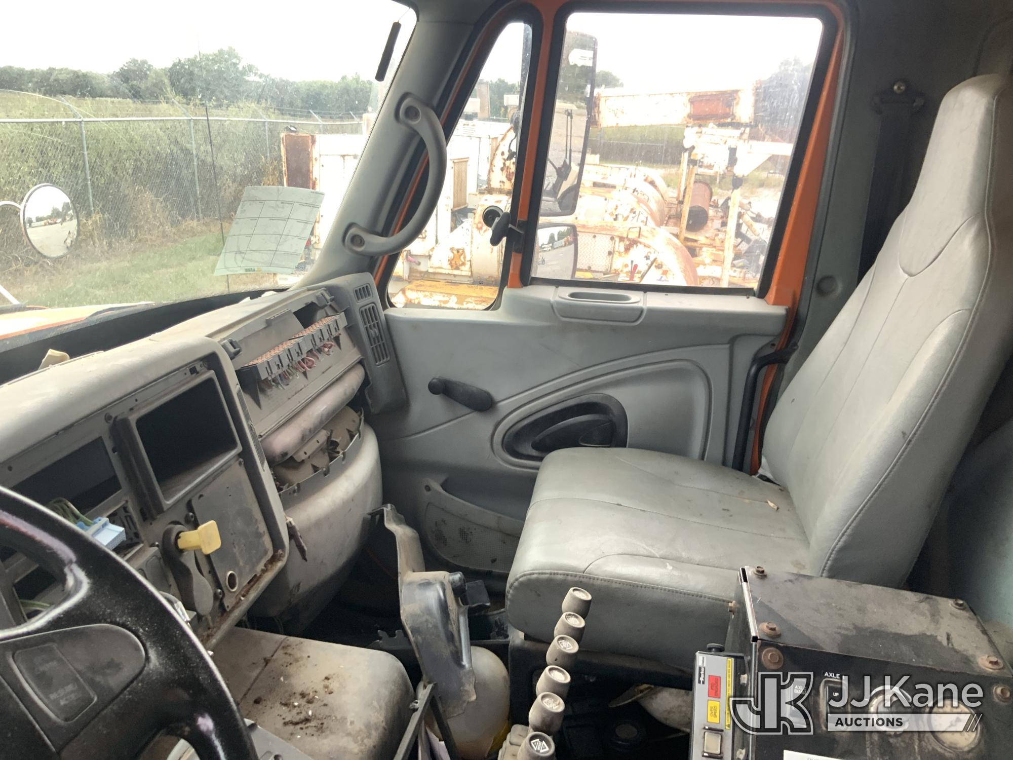 2004 International 7600