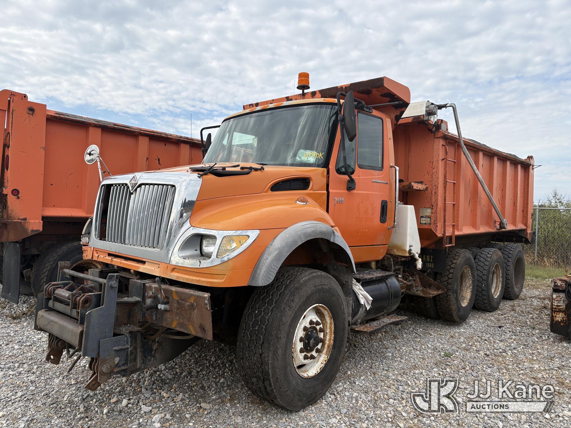 2004 International 7600