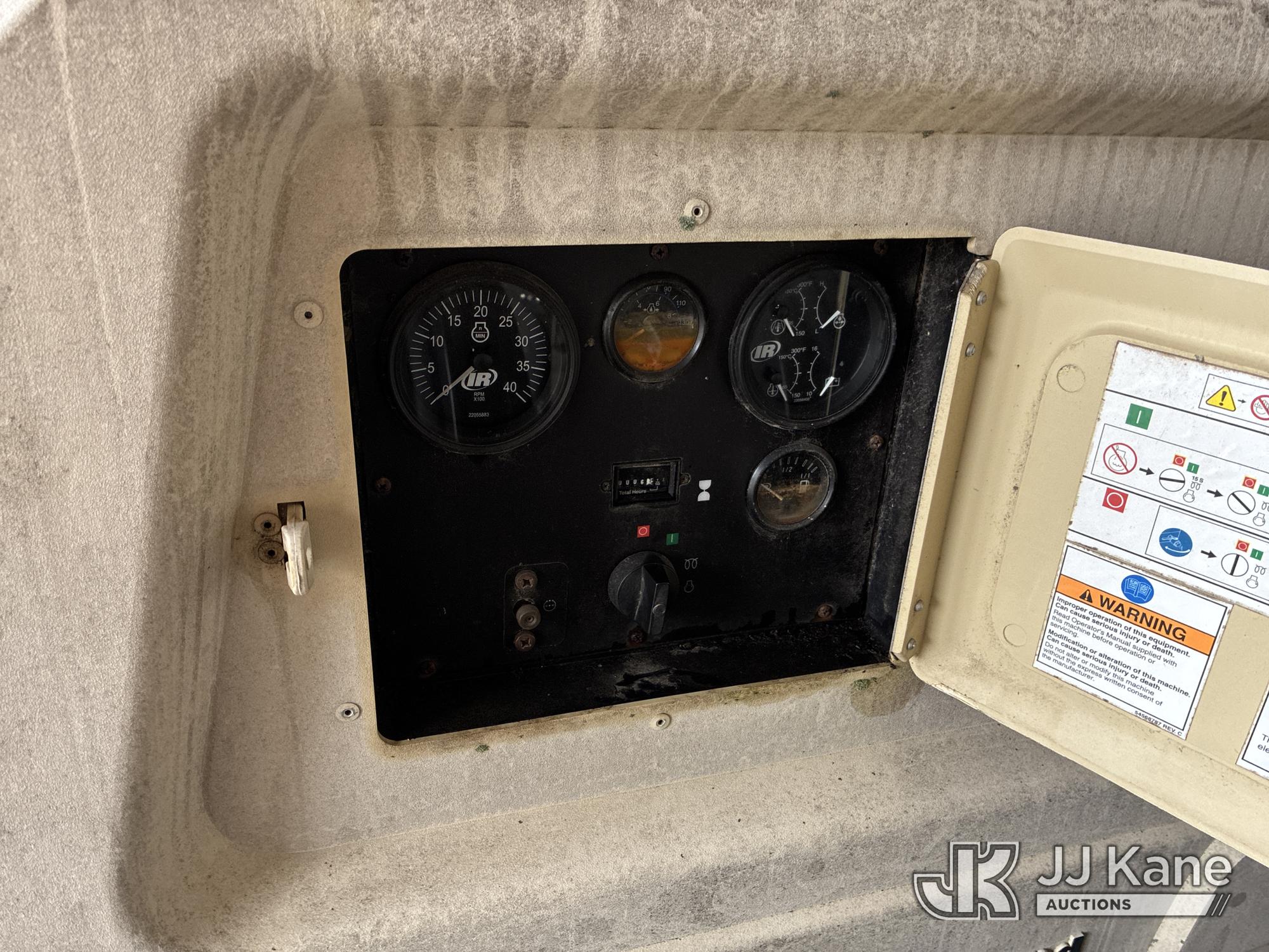2012 Doosan / Ingersoll-Rand P185WJD