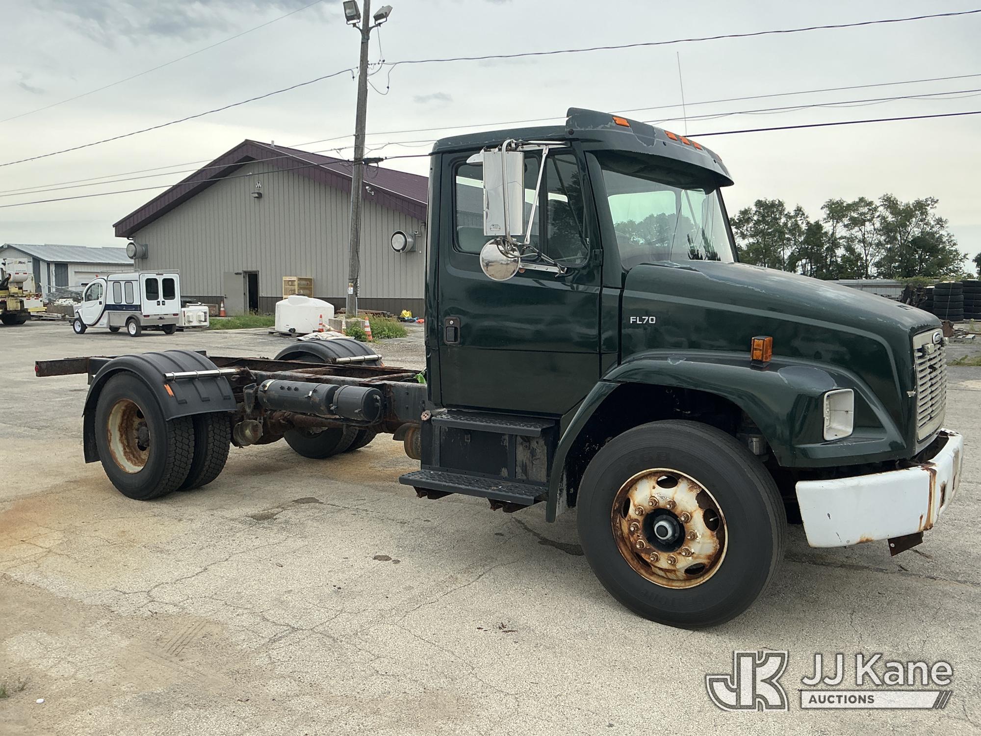 2000 Freightliner FLD70
