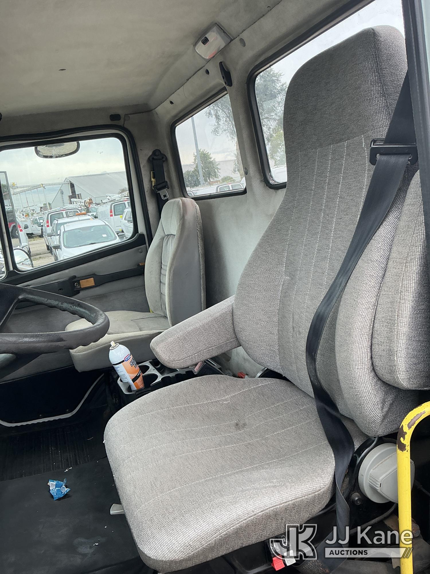 2000 Freightliner FLD70