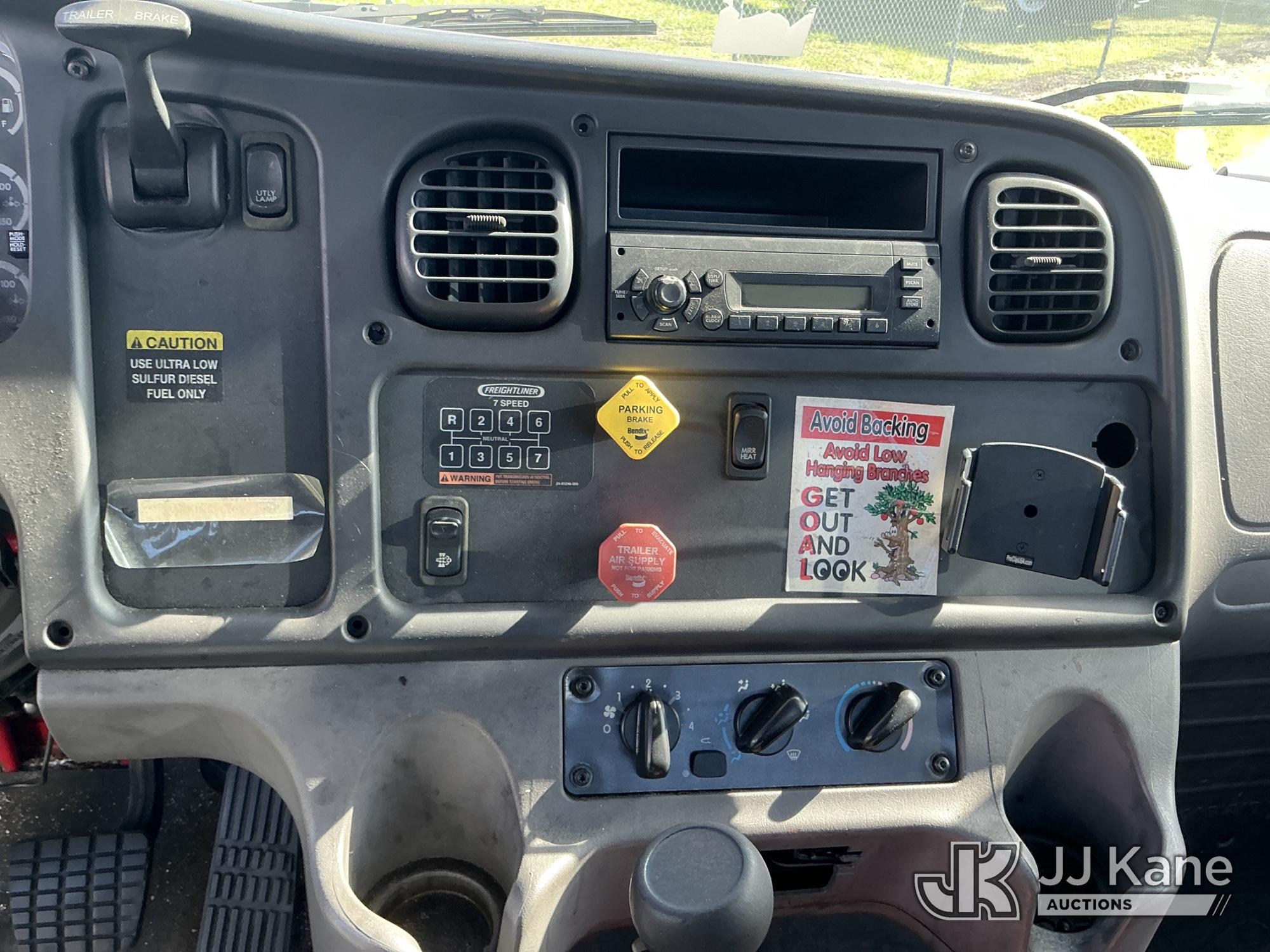 2009 Freightliner M2 106