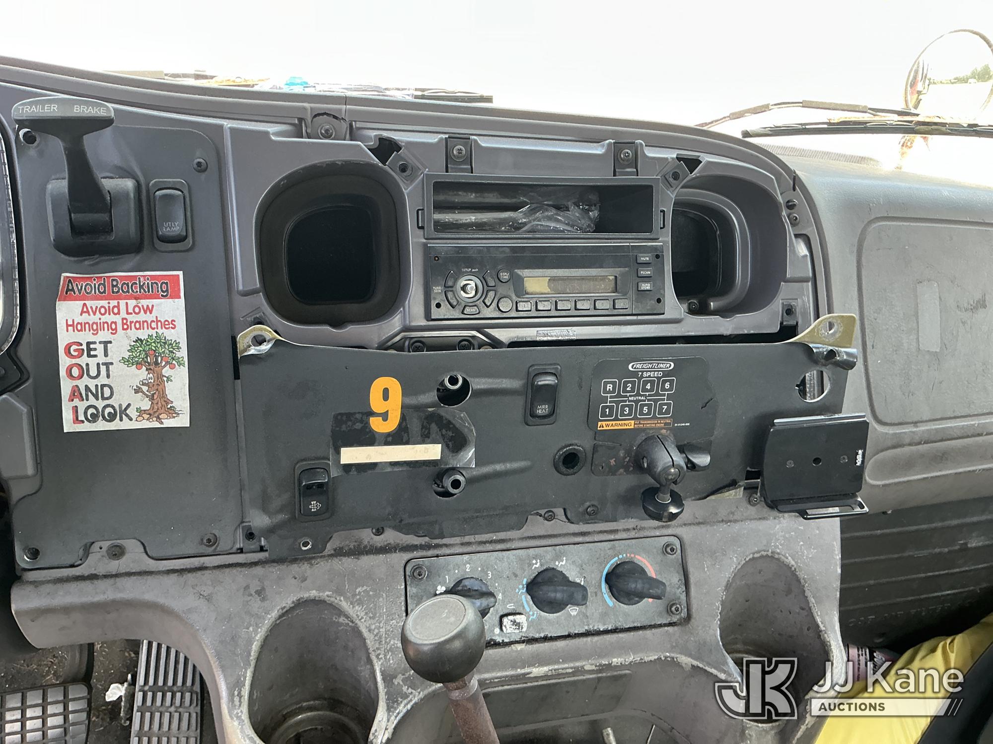 2009 Freightliner M2 106