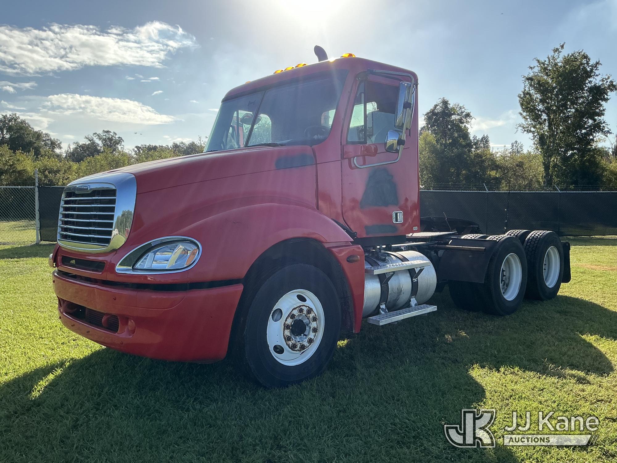 2005 Freightliner Columbia 120