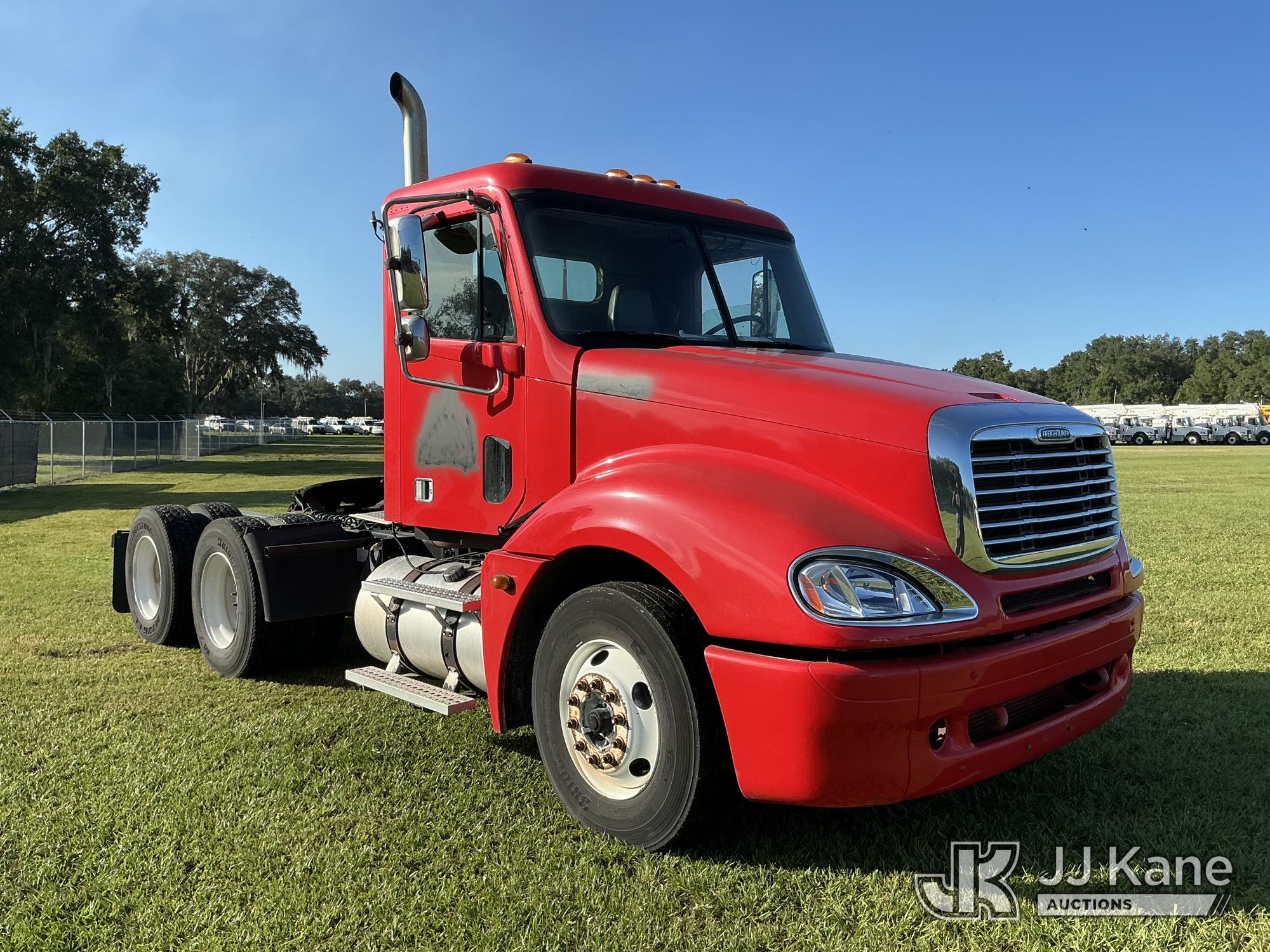 2005 Freightliner Columbia 120
