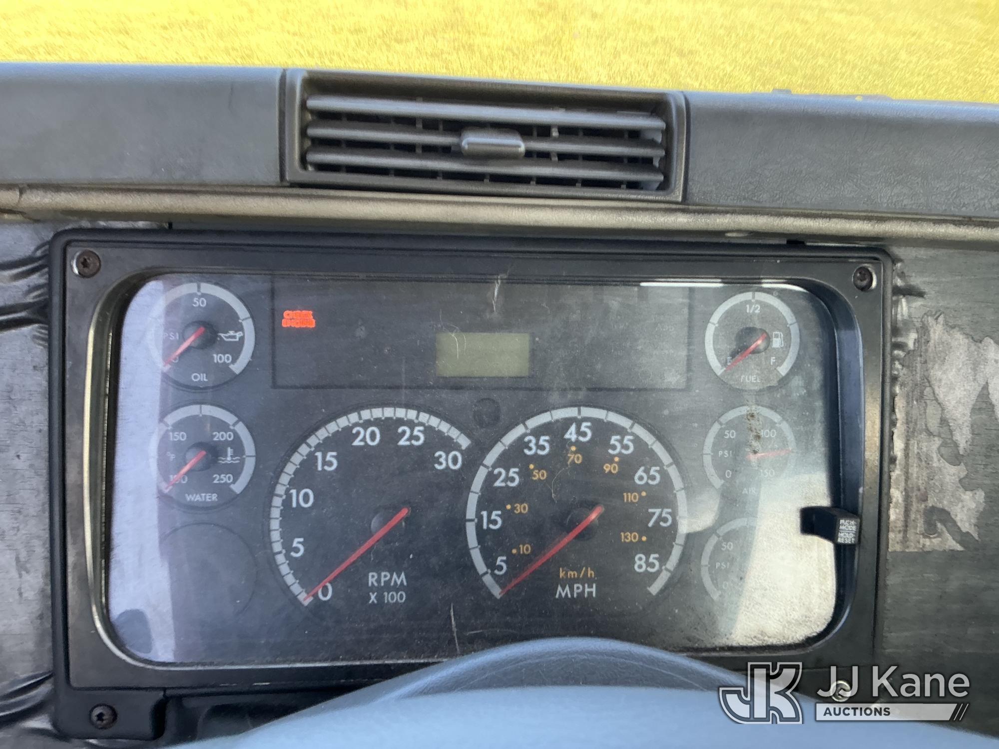 2005 Freightliner Columbia 120