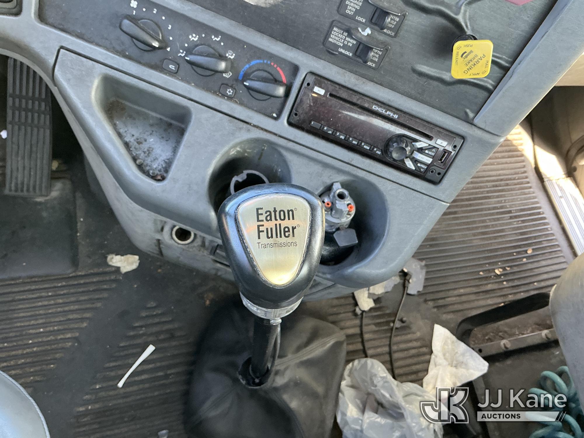 2005 Freightliner Columbia 120