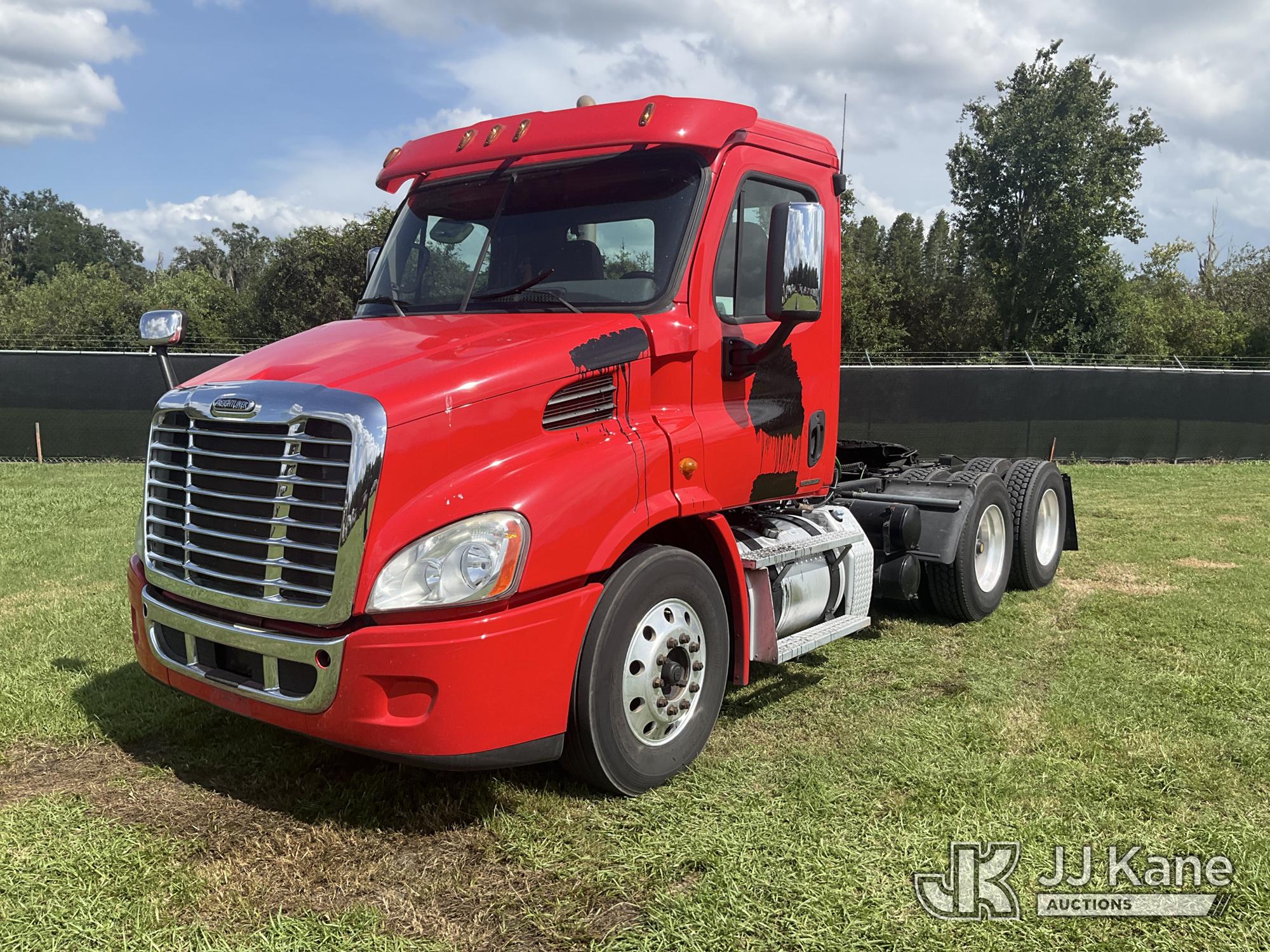 2012 Freightliner Cascadia 113