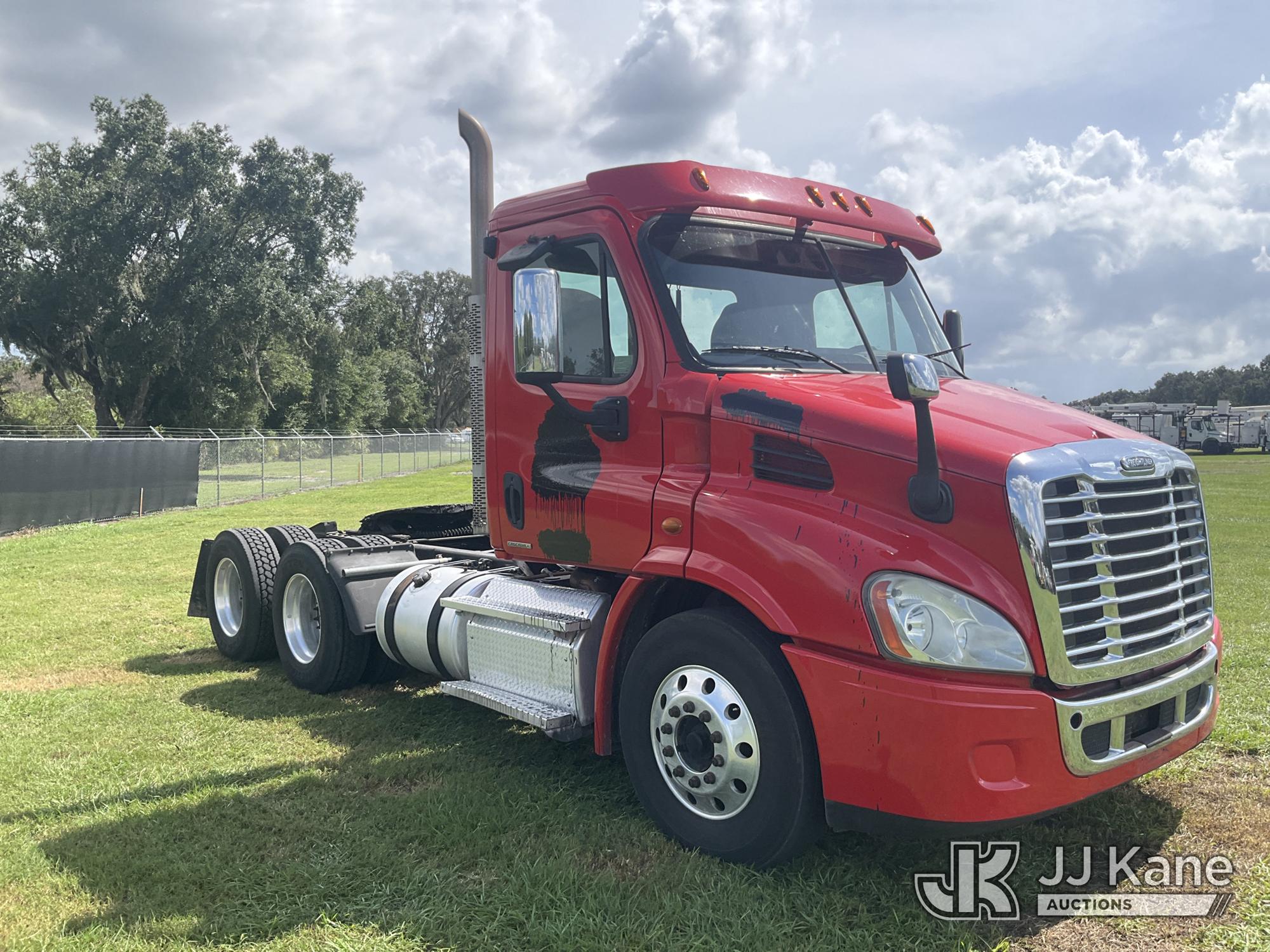2012 Freightliner Cascadia 113