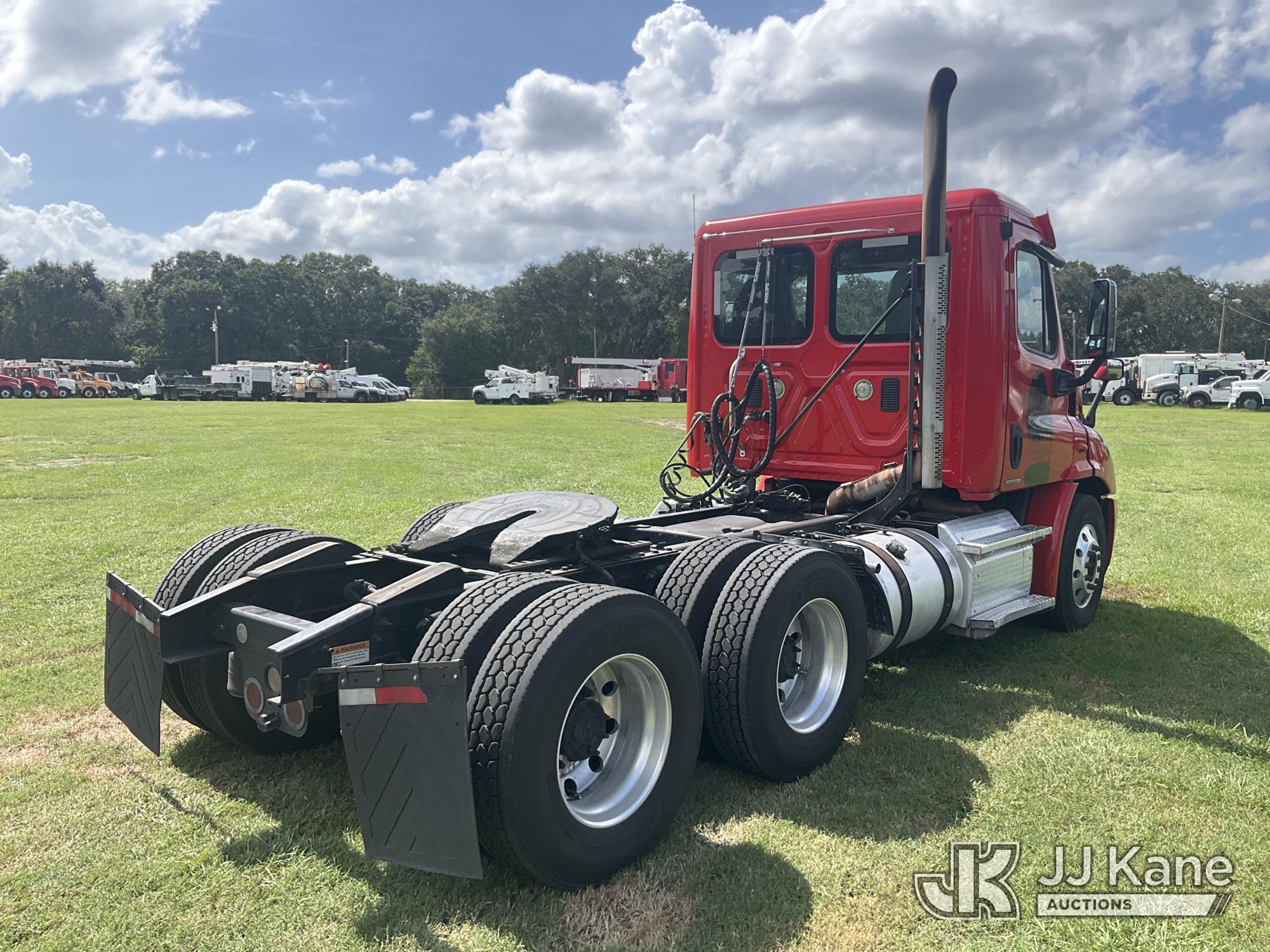 2012 Freightliner Cascadia 113