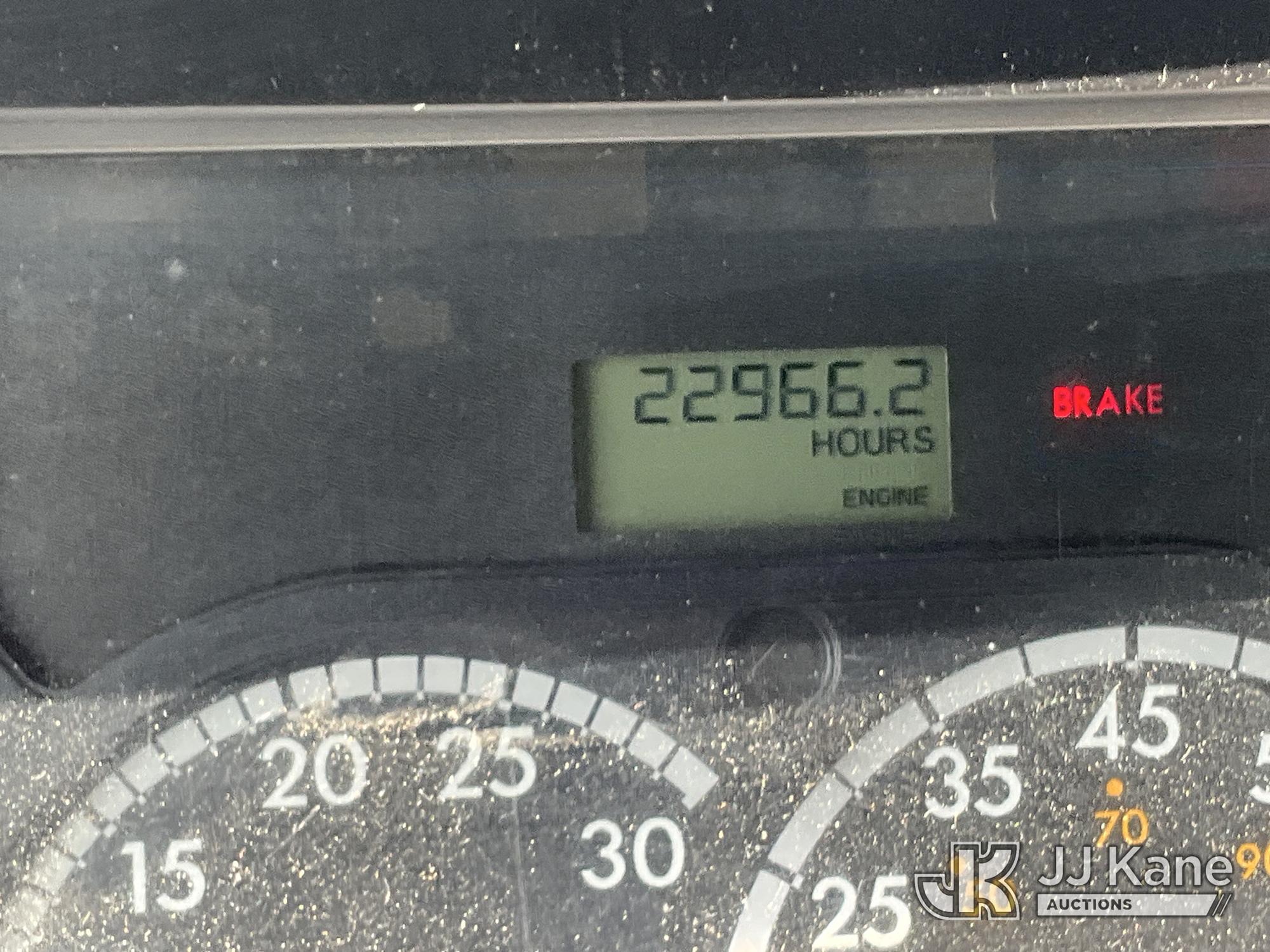 2012 Freightliner Cascadia 113