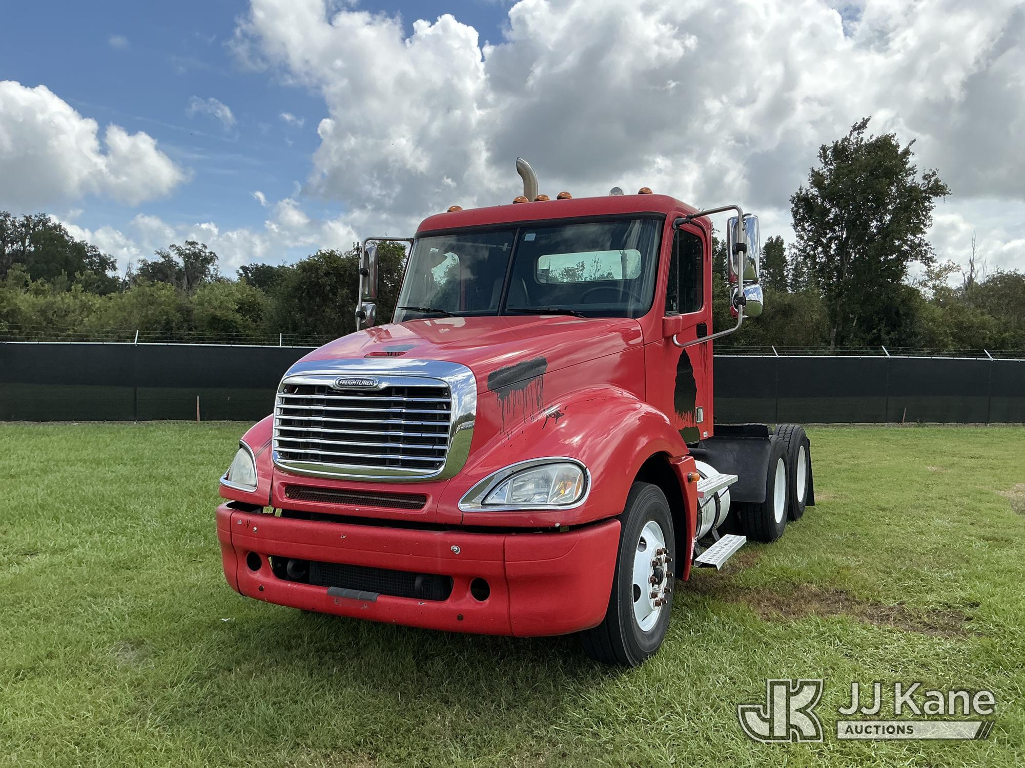 2005 Freightliner Columbia 120