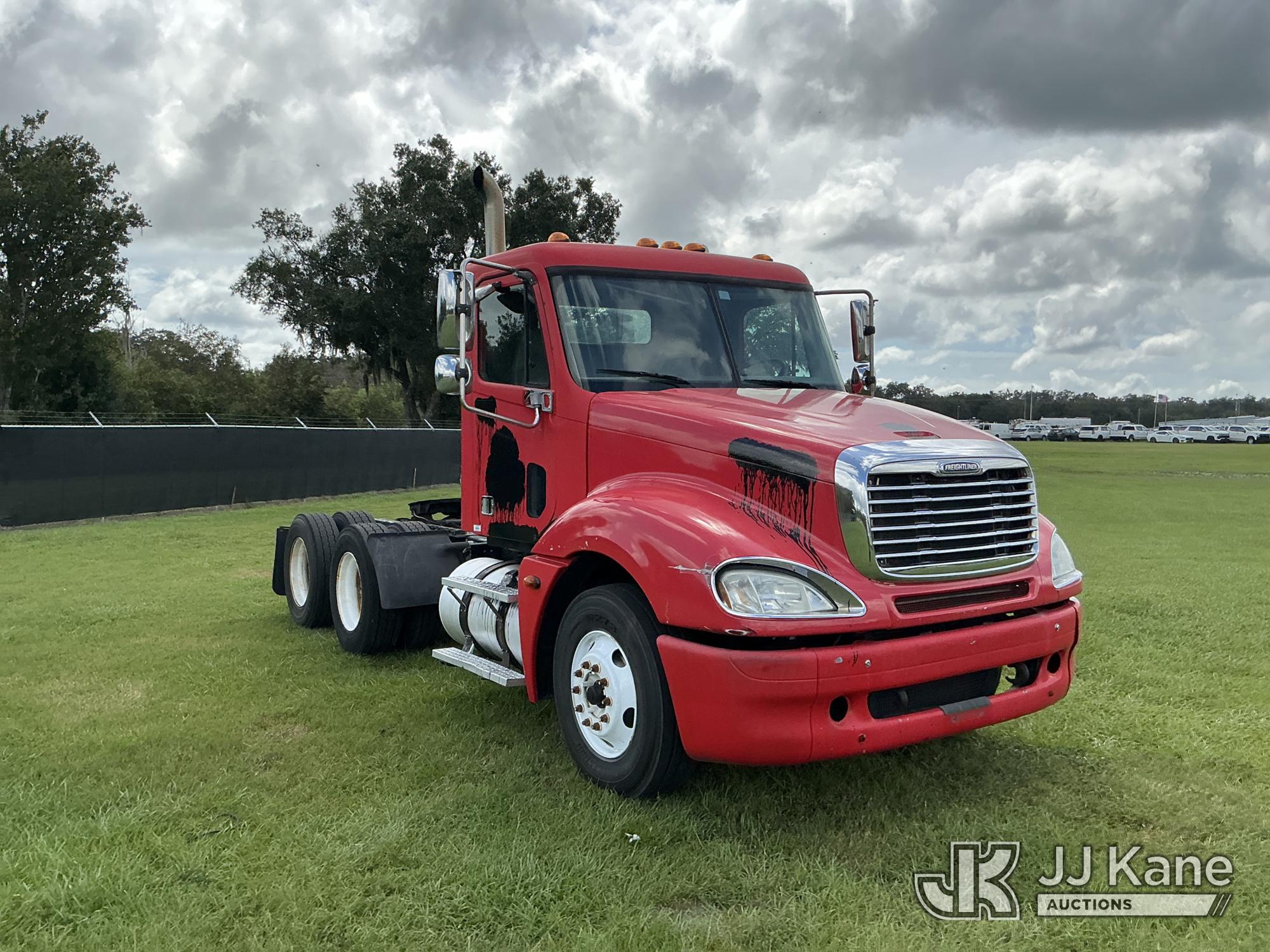 2005 Freightliner Columbia 120