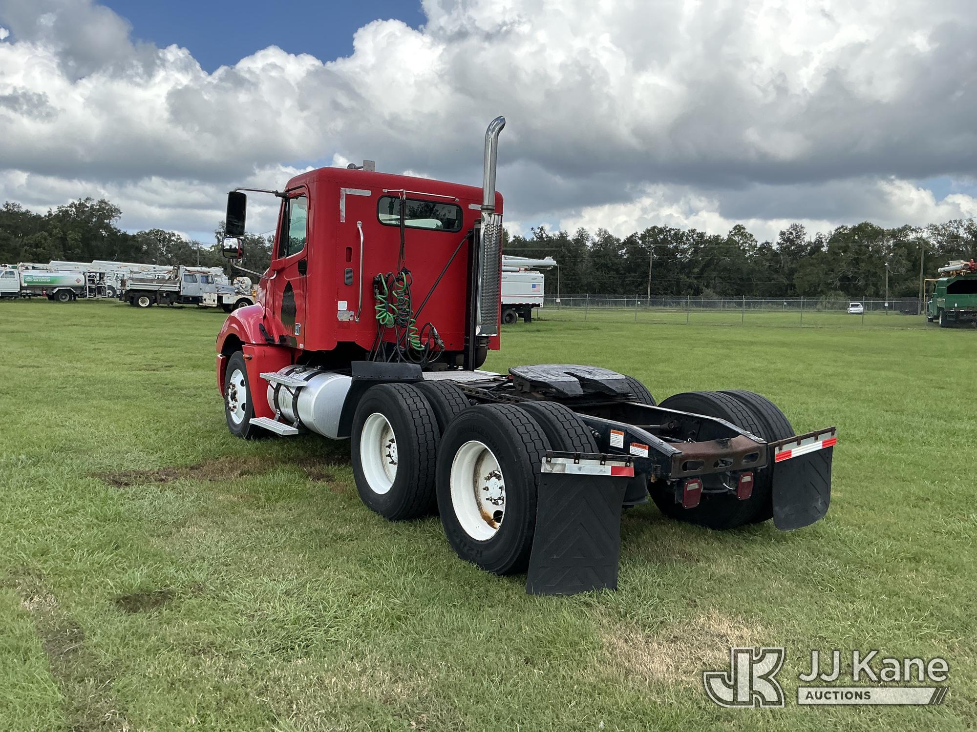 2005 Freightliner Columbia 120