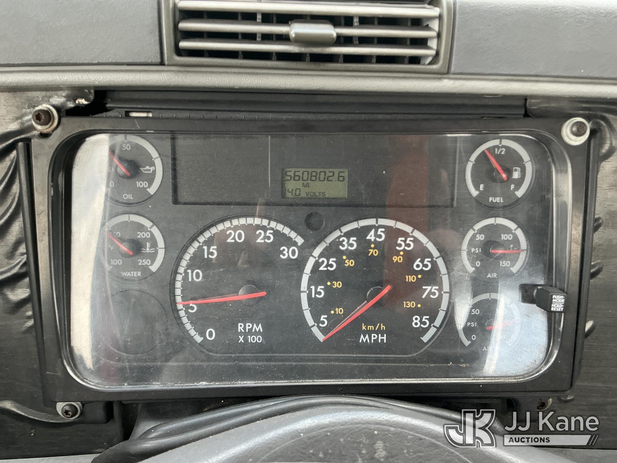 2005 Freightliner Columbia 120