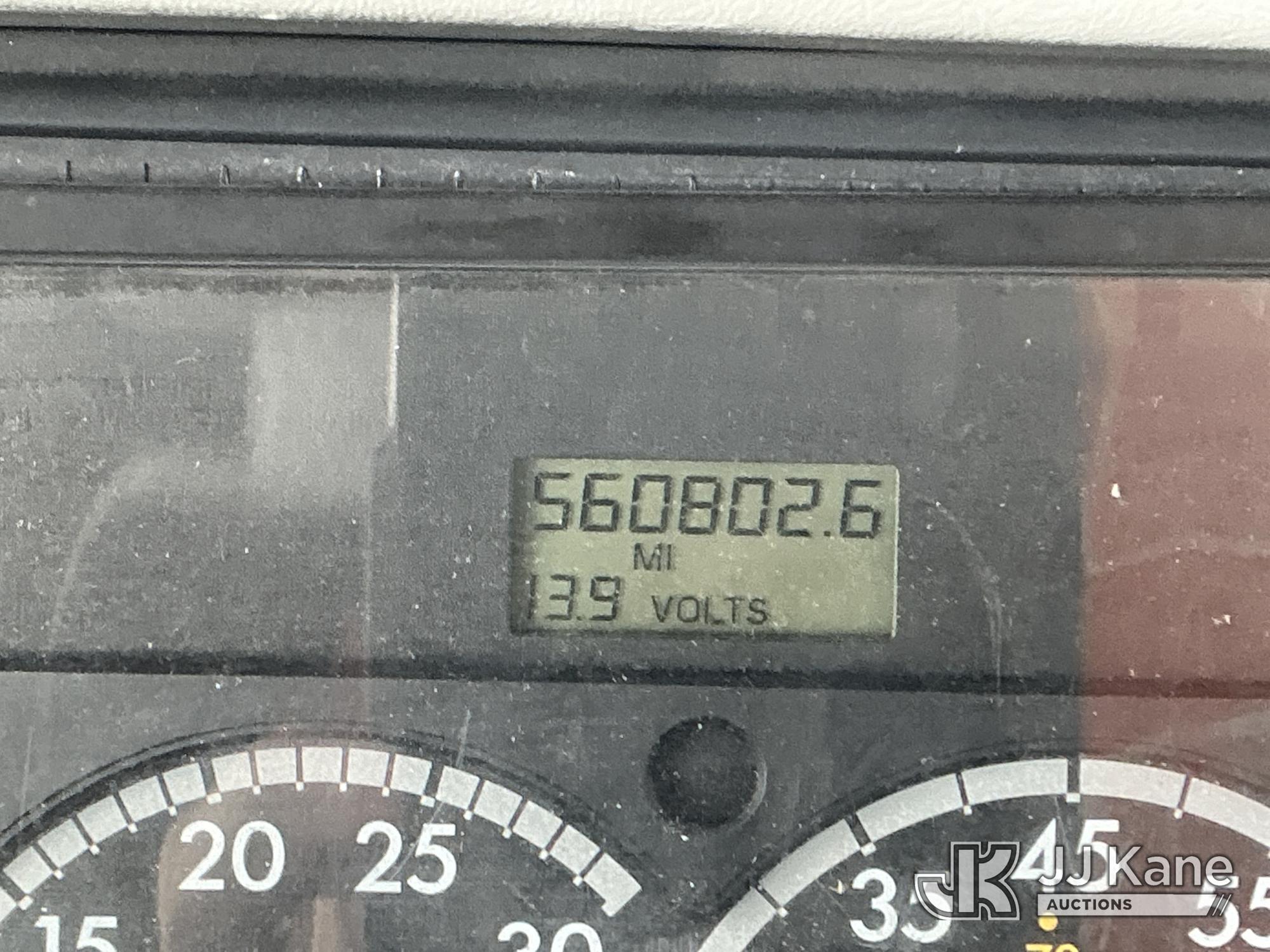 2005 Freightliner Columbia 120