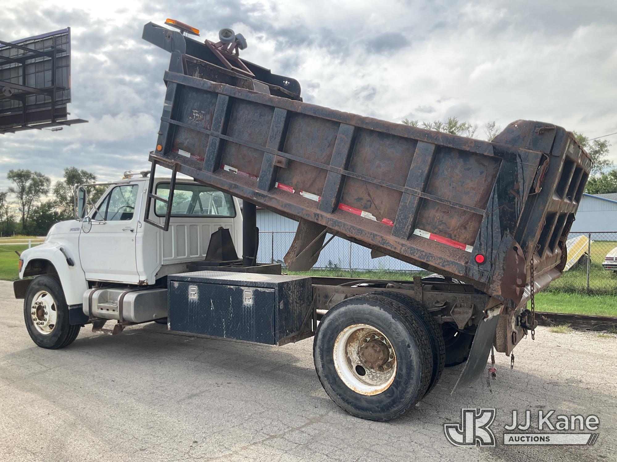 1998 Ford F800