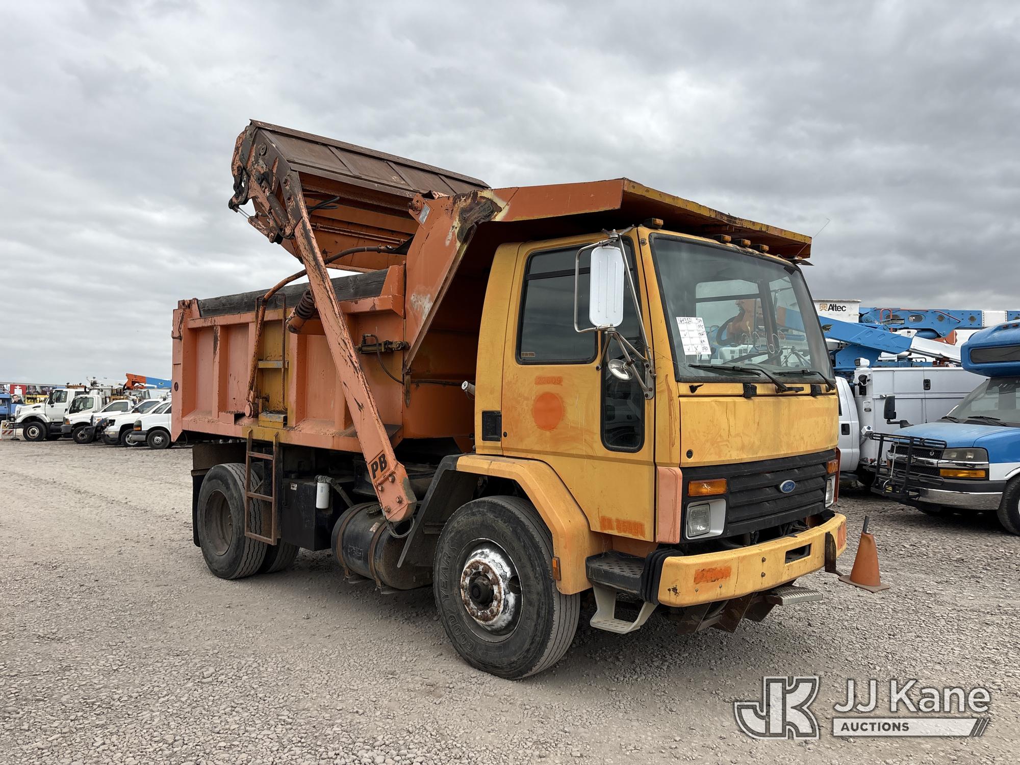 1996 Ford CF8000