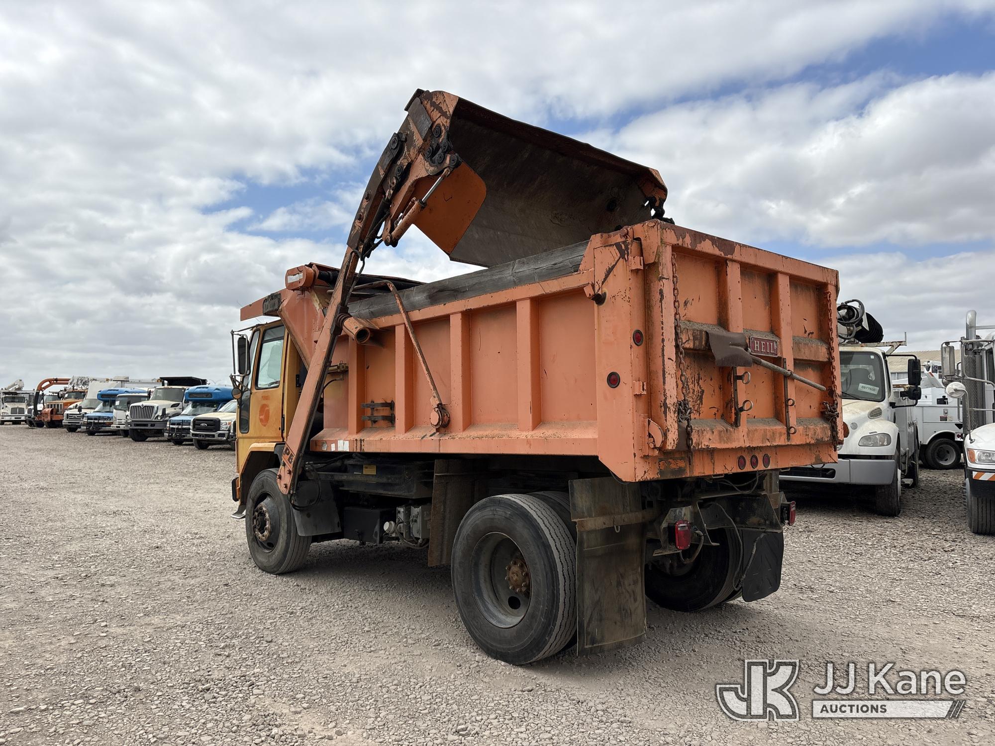 1996 Ford CF8000