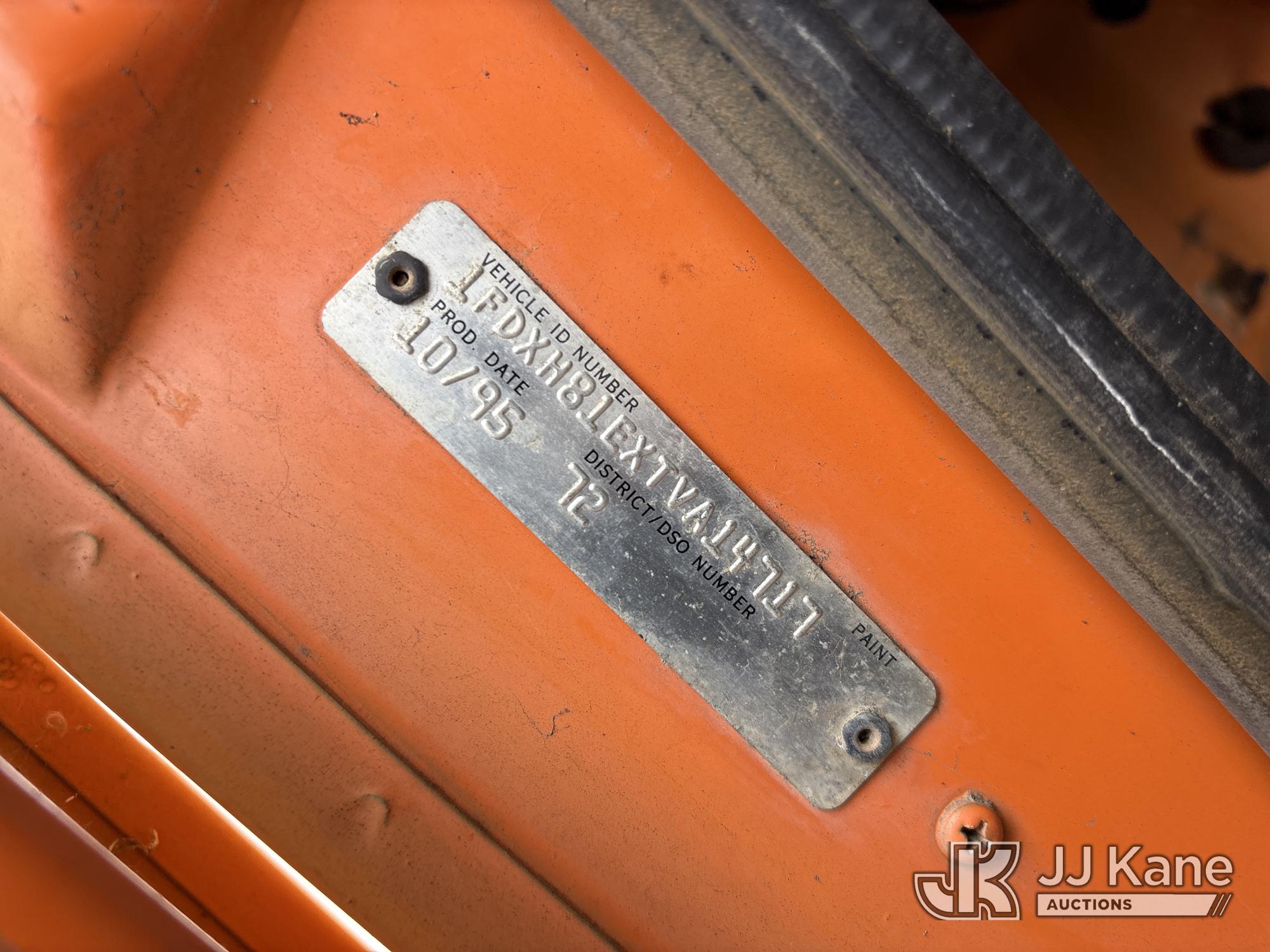 1996 Ford CF8000