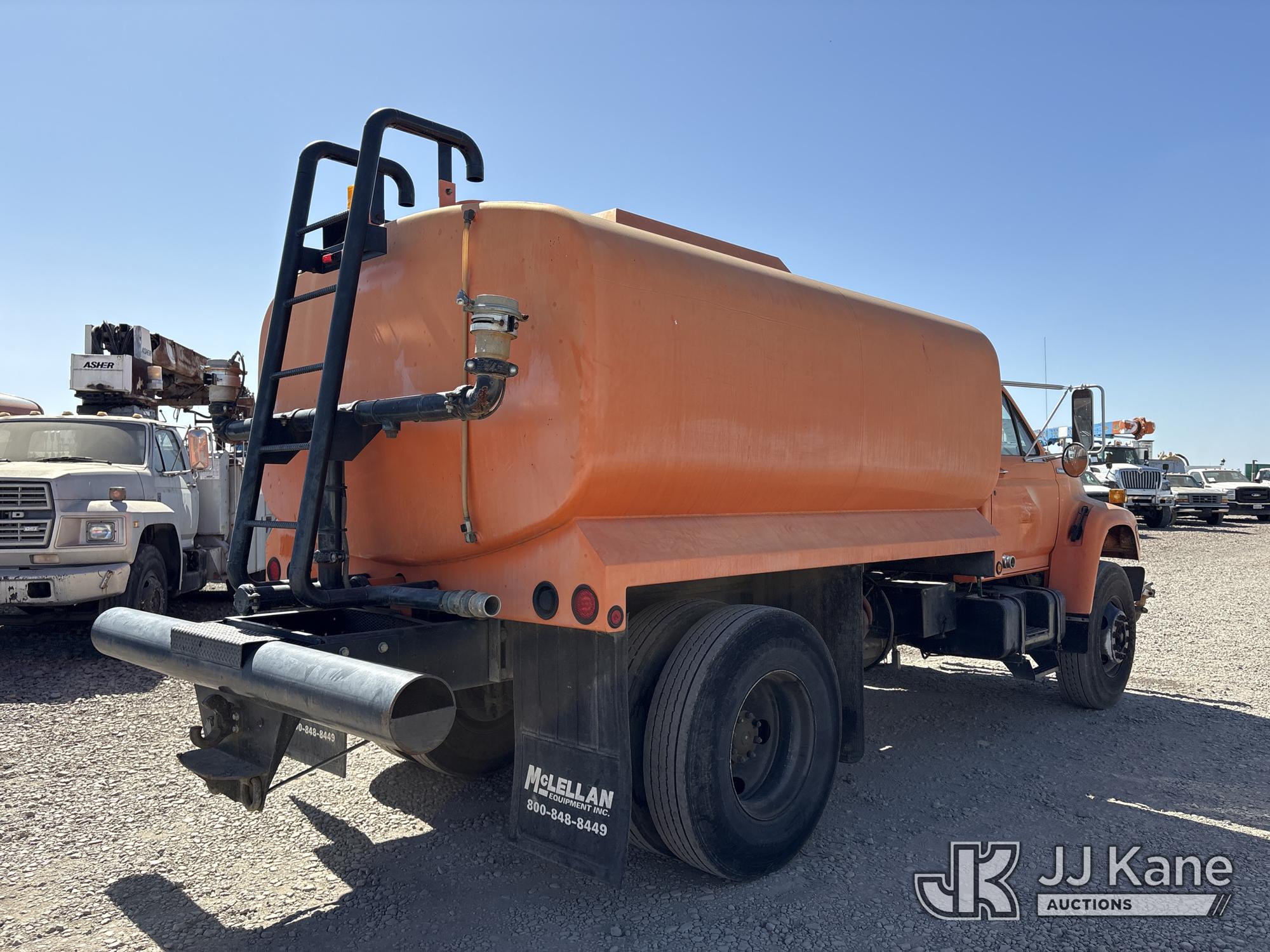 1995 Ford F800