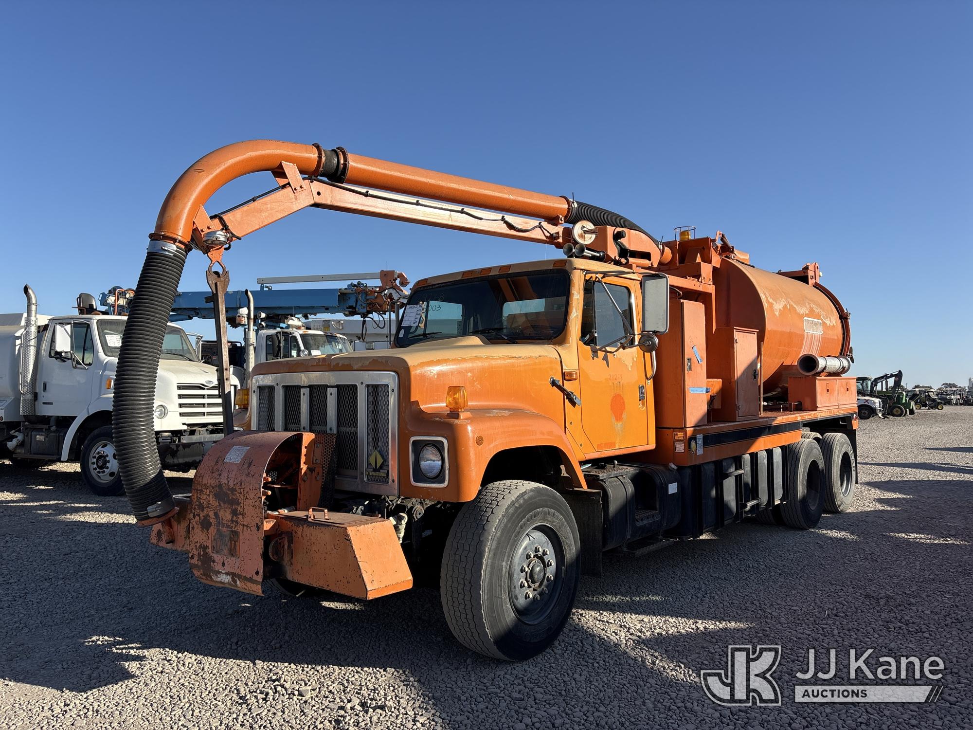 Photo of 1995 International 2574