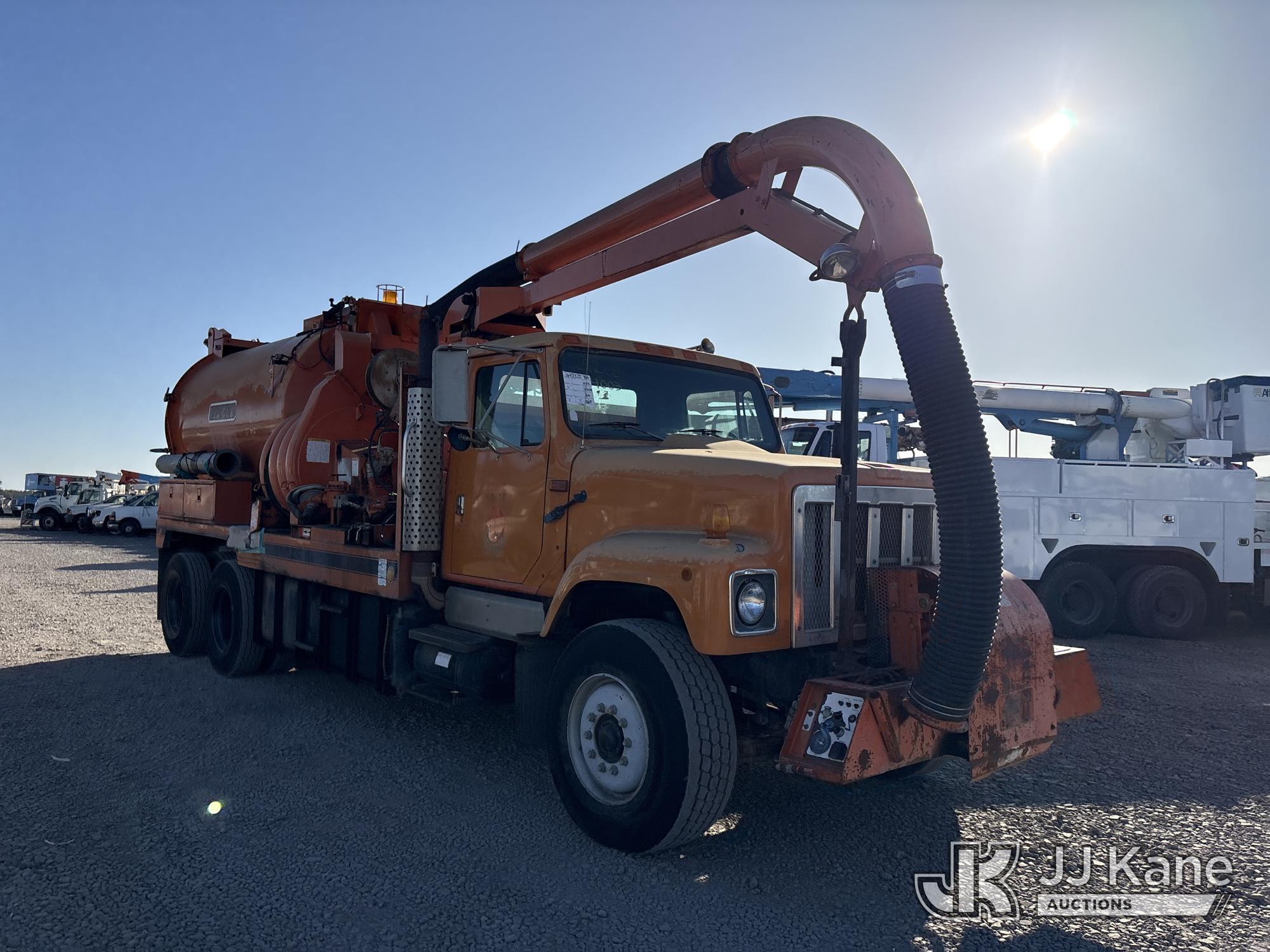 1995 International 2574