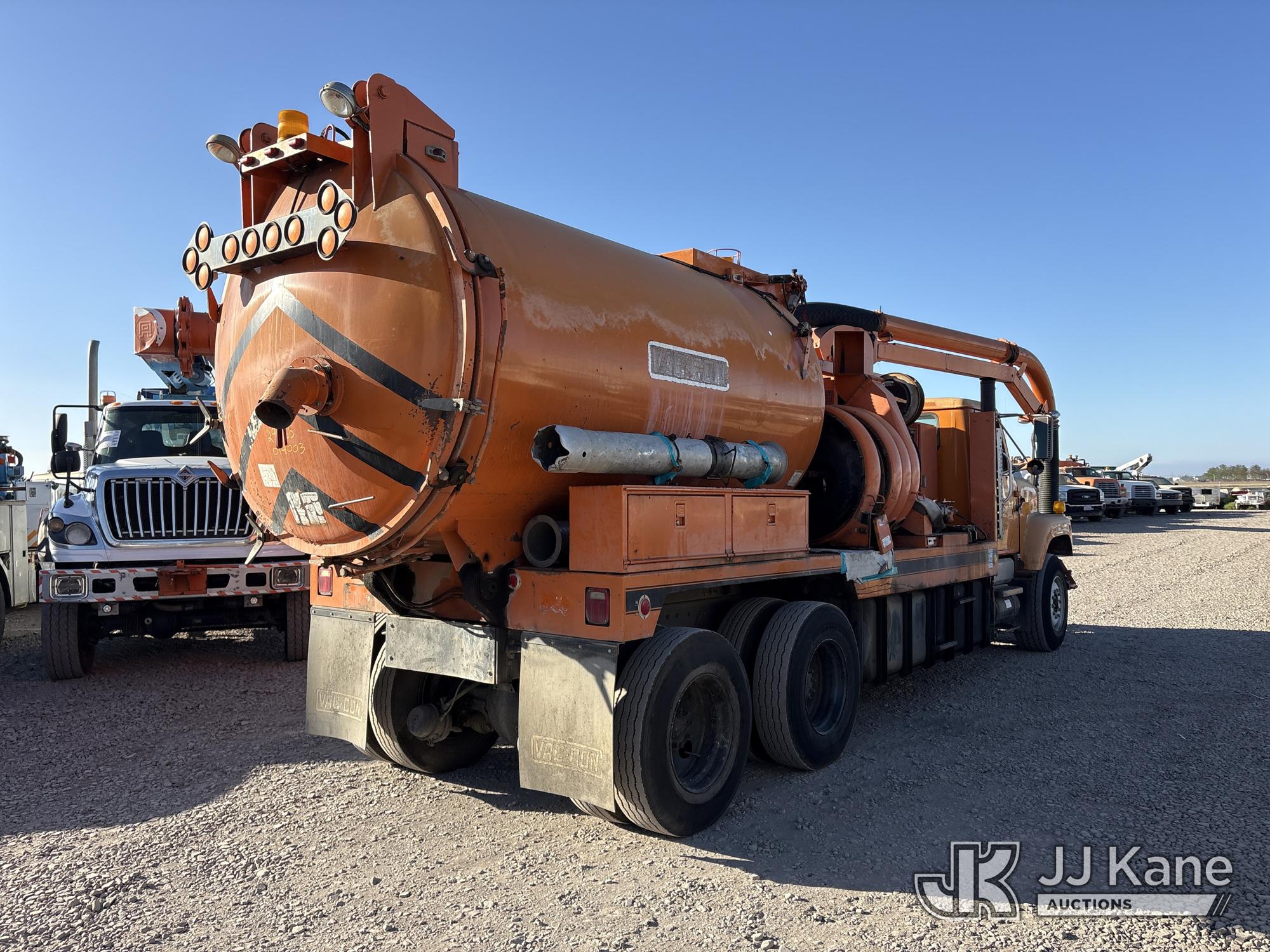 1995 International 2574