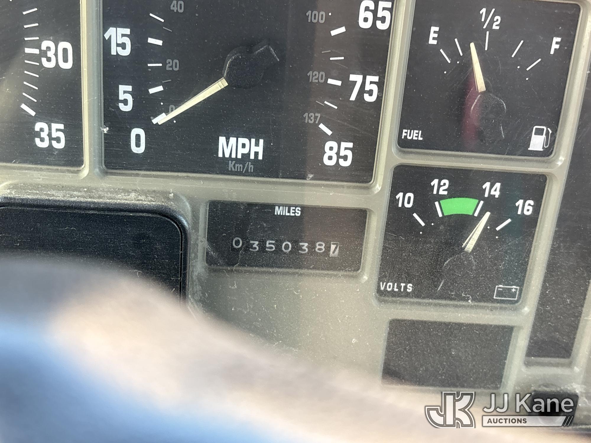 1995 International 2574