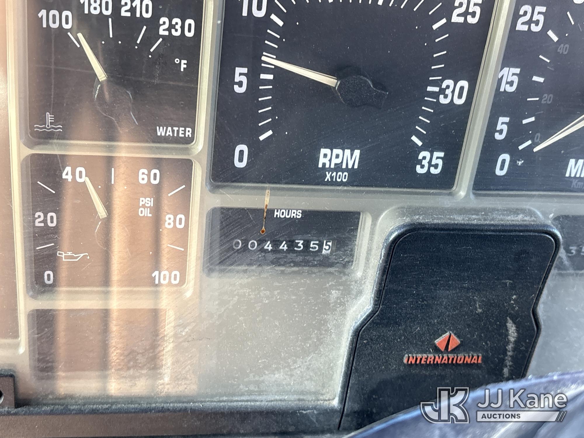 1995 International 2574